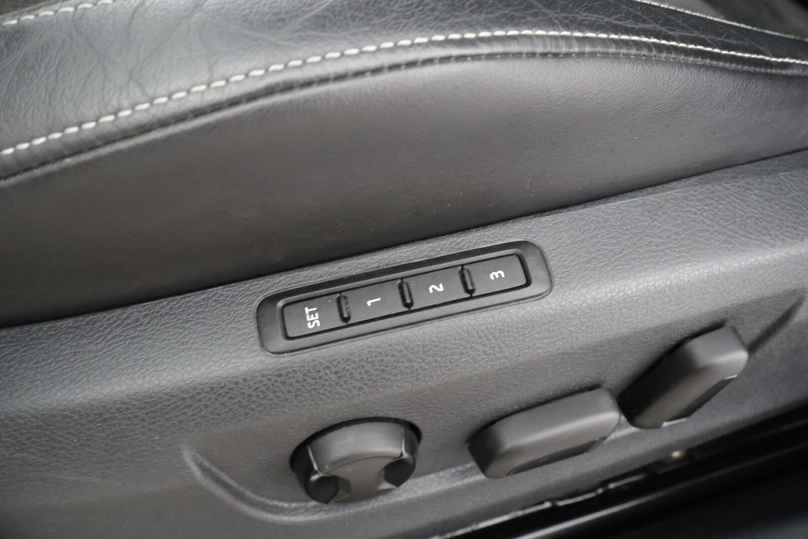 Skoda Superb 2020 Combi 1,4 TSI PHEV SportLine iV DSG * Webasto / ACC / Matrix-LED / 360° / Navi / Sporttipenkit Muistilla / Keyless * - 2x Latauskaapelit / Kahdet renkaat / Merkkihuollettu!