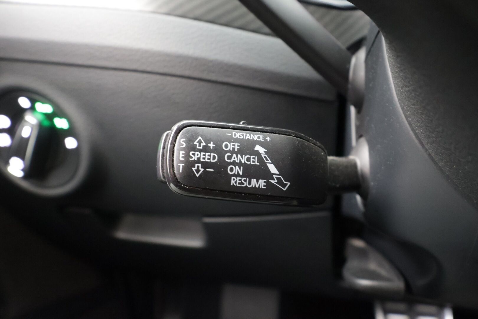 Skoda Superb 2020 Combi 1,4 TSI PHEV SportLine iV DSG * Webasto / ACC / Matrix-LED / 360° / Navi / Sporttipenkit Muistilla / Keyless * - 2x Latauskaapelit / Kahdet renkaat / Merkkihuollettu!