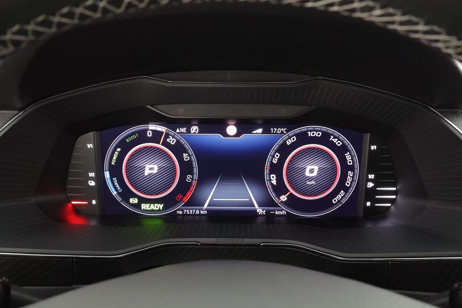 Skoda Superb 2020 Combi 1,4 TSI PHEV SportLine iV DSG * Webasto / ACC / Matrix-LED / 360° / Navi / Sporttipenkit Muistilla / Keyless * - 2x Latauskaapelit / Kahdet renkaat / Merkkihuollettu!