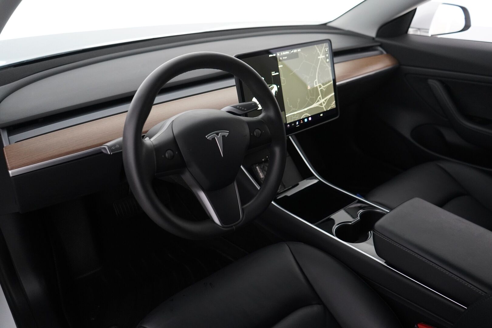 TESLA MODEL 3 2020 Standard Range RWD *Vetokoukku / Premium audio / ACC / Panorama / Kamera* - Tehtaan vetokoukku / Vähän ajettu / Kahdet alumiinivanteet / Edullisesti nyt kesähintaan!