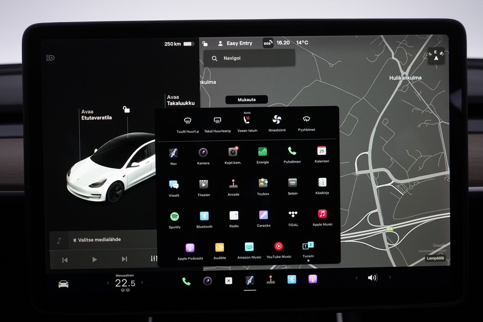 TESLA MODEL 3 2020 Standard Range RWD *Vetokoukku / Premium audio / ACC / Panorama / Kamera* - Tehtaan vetokoukku / Vähän ajettu / Kahdet alumiinivanteet / Edullisesti nyt kesähintaan!