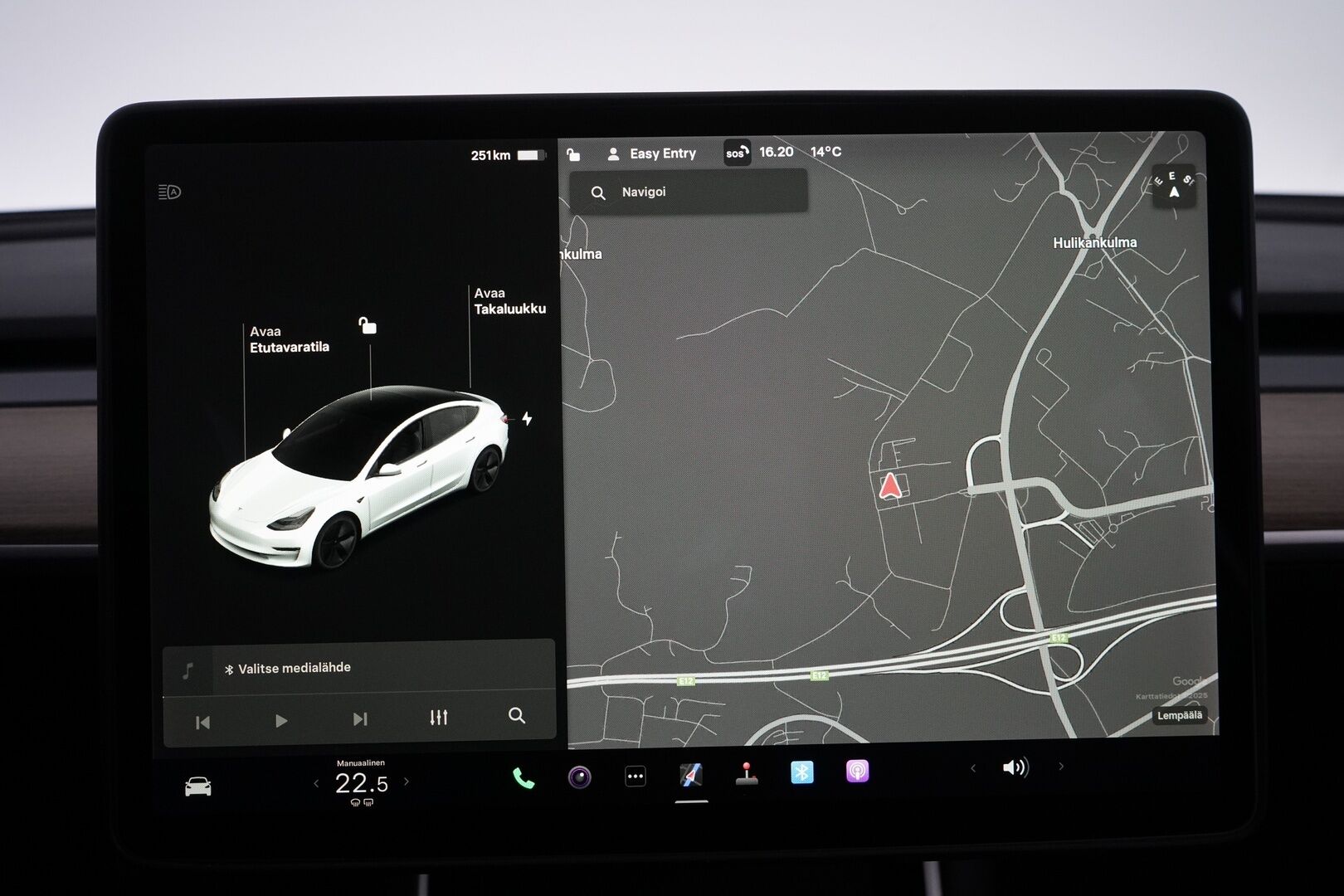 TESLA MODEL 3 2020 Standard Range RWD *Vetokoukku / Premium audio / ACC / Panorama / Kamera* - Tehtaan vetokoukku / Vähän ajettu / Kahdet alumiinivanteet / Edullisesti nyt kesähintaan!