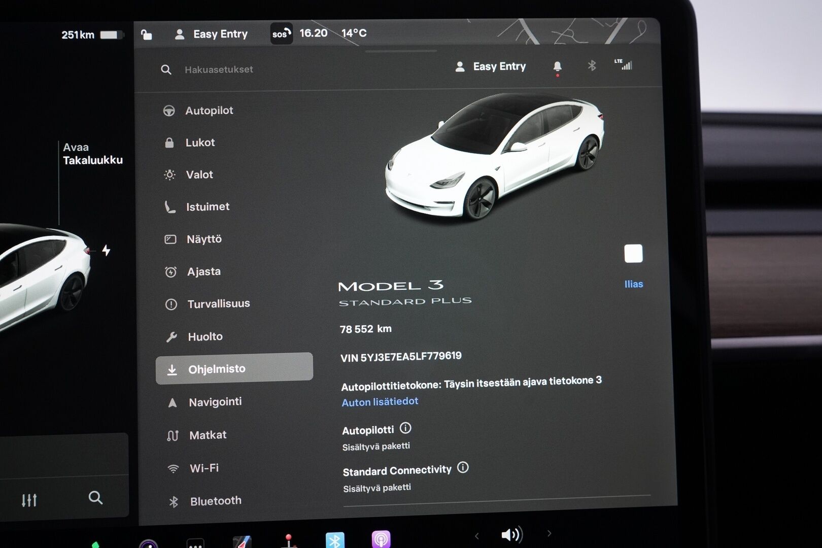 TESLA MODEL 3 2020 Standard Range RWD *Vetokoukku / Premium audio / ACC / Panorama / Kamera* - Tehtaan vetokoukku / Vähän ajettu / Kahdet alumiinivanteet / Edullisesti nyt kesähintaan!