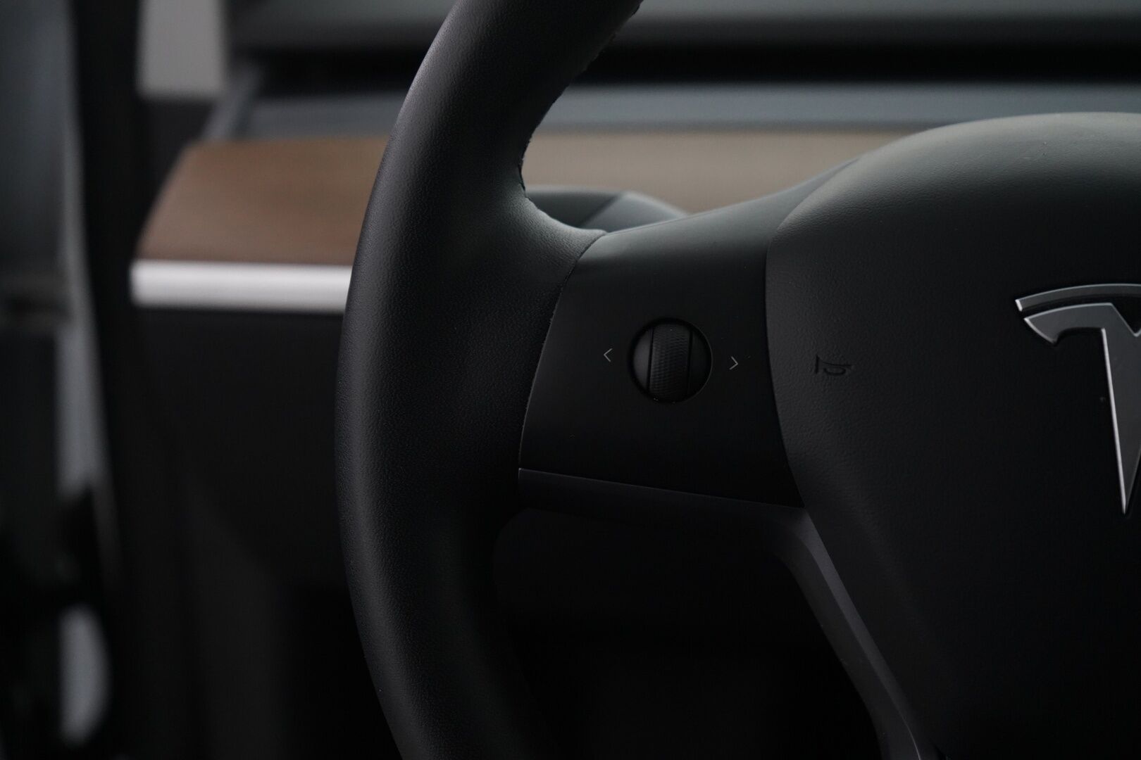 TESLA MODEL 3 2020 Standard Range RWD *Vetokoukku / Premium audio / ACC / Panorama / Kamera* - Tehtaan vetokoukku / Vähän ajettu / Kahdet alumiinivanteet / Edullisesti nyt kesähintaan!