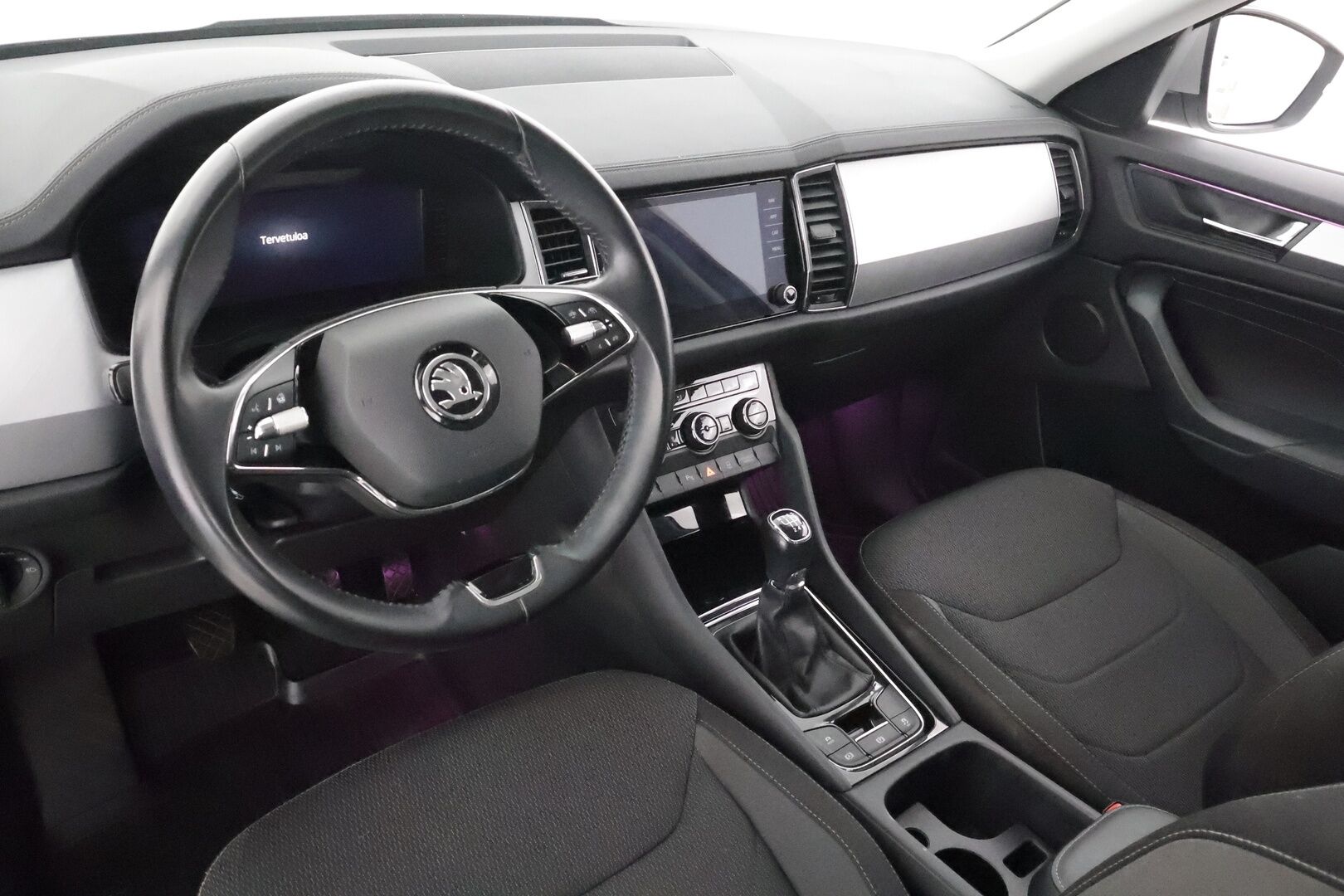 Skoda Kodiaq 2022 1.5 TSI ACT Ambition - | ACC | Webasto | Koukku | Facelift | Digimittaristo | P.kamera | LED | Ambient | Keyless | Lämm. tuulilasi | Lämm. ratti | Merkkihuollot | 1-om suomiauto |