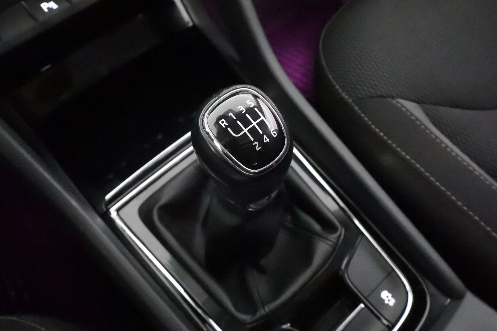 Skoda Kodiaq 2022 1.5 TSI ACT Ambition - | ACC | Webasto | Koukku | Facelift | Digimittaristo | P.kamera | LED | Ambient | Keyless | Lämm. tuulilasi | Lämm. ratti | Merkkihuollot | 1-om suomiauto |