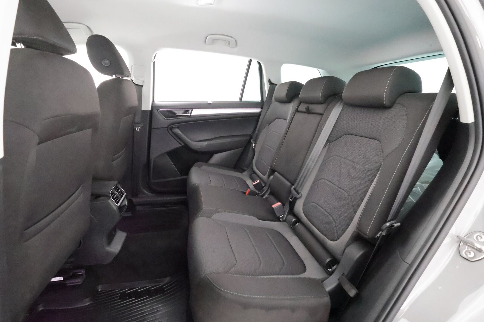 Skoda Kodiaq 2022 1.5 TSI ACT Ambition - | ACC | Webasto | Koukku | Facelift | Digimittaristo | P.kamera | LED | Ambient | Keyless | Lämm. tuulilasi | Lämm. ratti | Merkkihuollot | 1-om suomiauto |