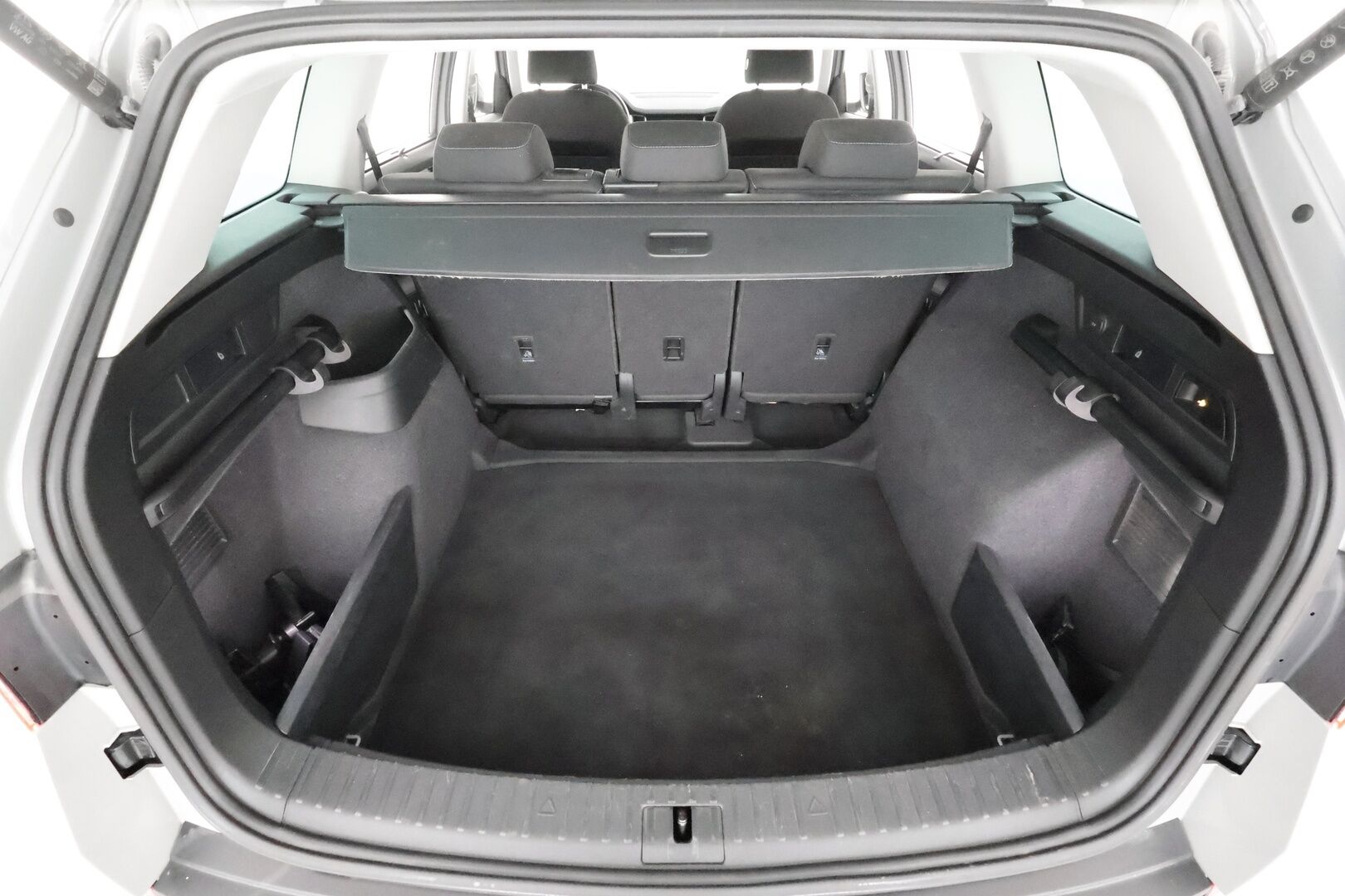 Skoda Kodiaq 2022 1.5 TSI ACT Ambition - | ACC | Webasto | Koukku | Facelift | Digimittaristo | P.kamera | LED | Ambient | Keyless | Lämm. tuulilasi | Lämm. ratti | Merkkihuollot | 1-om suomiauto |