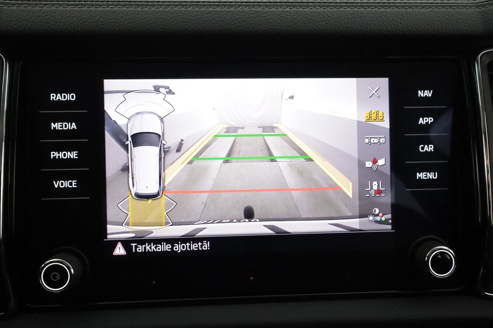Skoda Kodiaq 2022 1.5 TSI ACT Ambition - | ACC | Webasto | Koukku | Facelift | Digimittaristo | P.kamera | LED | Ambient | Keyless | Lämm. tuulilasi | Lämm. ratti | Merkkihuollot | 1-om suomiauto |
