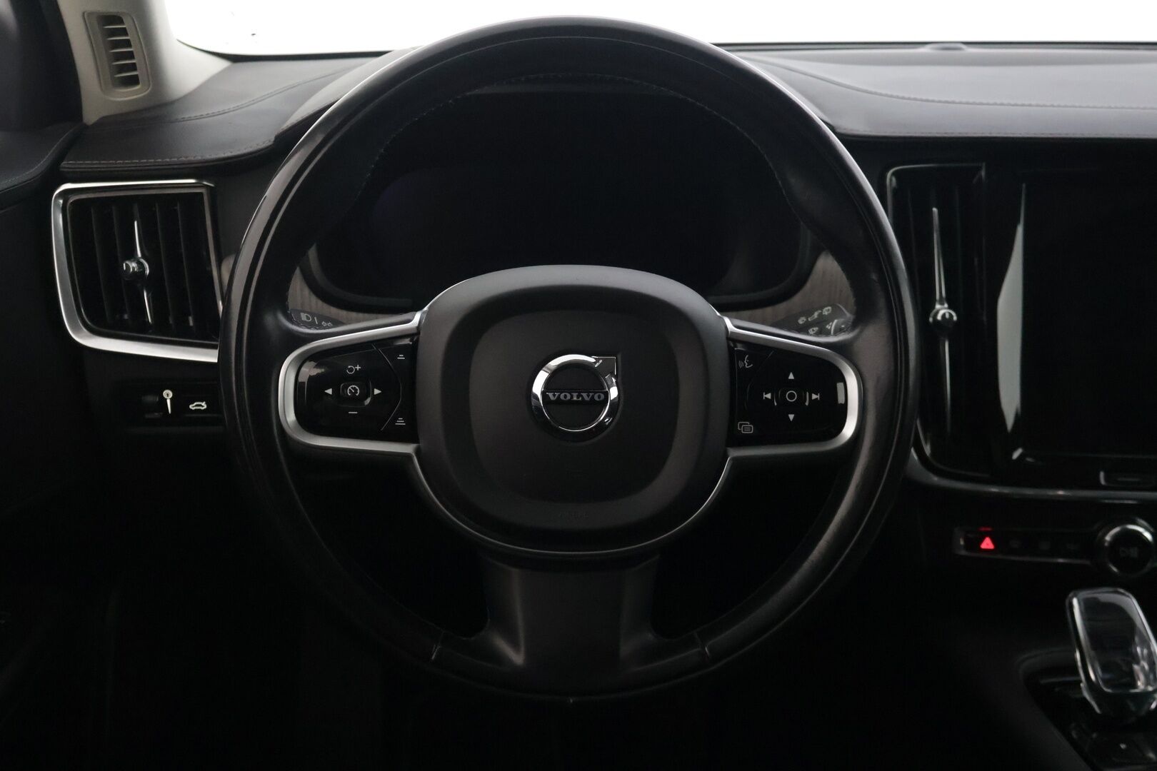 Volvo V90 2022 T6 AWD Long Range Inscription aut - | ACC | Webasto | Digimittaristo | KeylessGo | Sporttinahat | P.Kamera | Suomi-Auto | Sähköluukku | SOH 94,6% | Isommalla akulla! |