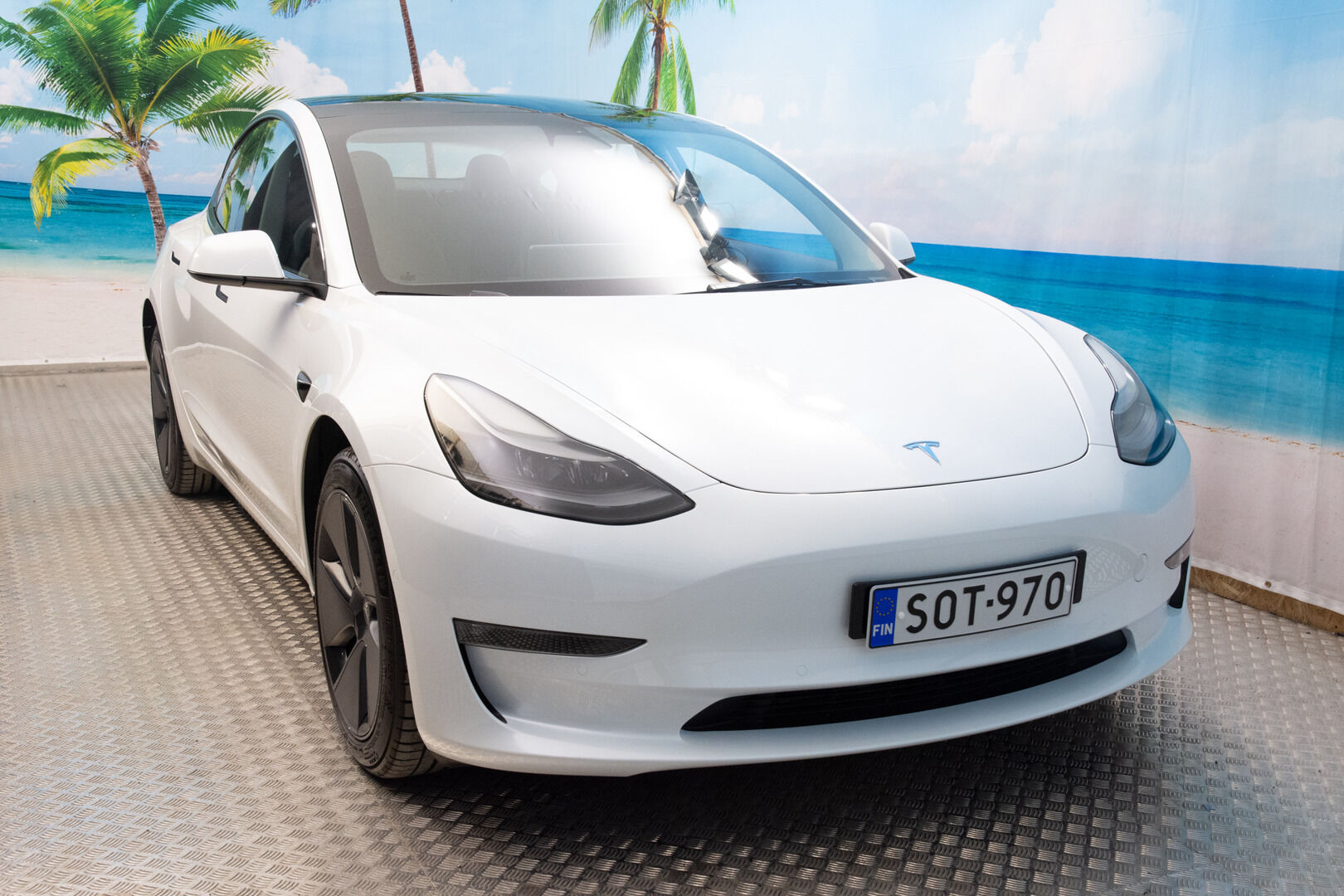 Tesla Model 3 2021 Long Range Dual Motor AWD - | Lasikatto | Lämpöpumppu | ACC | Matrix | P-Kamera | Premium Speakers | Navi | Matrix LED | Kahdet renkaat vanteineen 