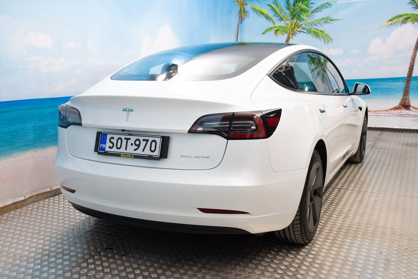 Tesla Model 3 2021 Long Range Dual Motor AWD - | Lasikatto | Lämpöpumppu | ACC | Matrix | P-Kamera | Premium Speakers | Navi | Matrix LED | Kahdet renkaat vanteineen 