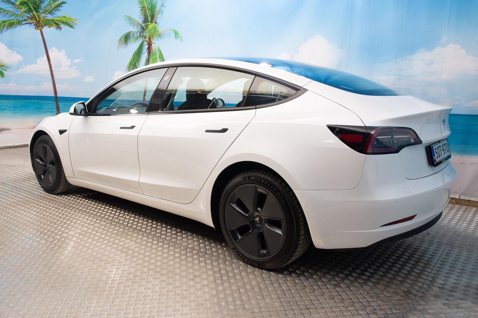Tesla Model 3 2021 Long Range Dual Motor AWD - | Lasikatto | Lämpöpumppu | ACC | Matrix | P-Kamera | Premium Speakers | Navi | Matrix LED | Kahdet renkaat vanteineen 