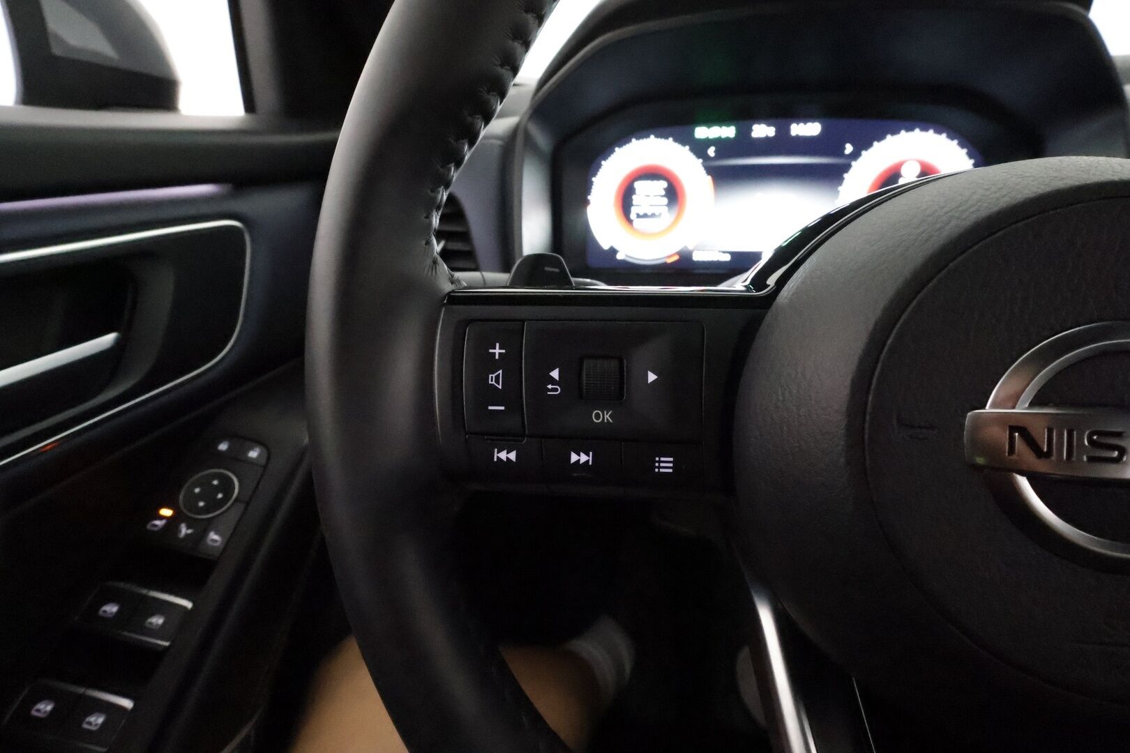 Nissan Qashqai 2022 MHEV 158 Xtronic 2WD Tekna+ **Adapt.vakkari / Sähköpenkki / 360.kamera / Digimittaristo / KeylessGo / Puolinahat** - 1.Om Suomi-auto / Kahdet renkaat aluvanteilla / Merkkihuollettu / Sähköluukku / Navi / LED