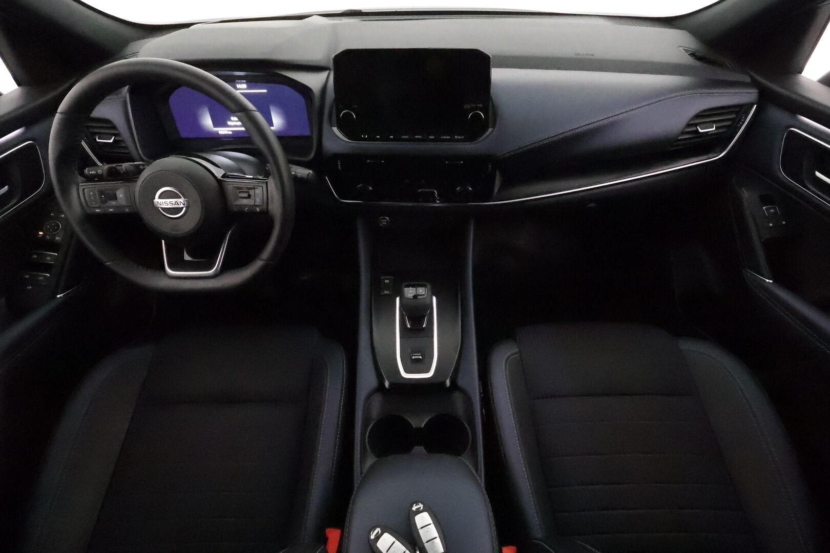 Nissan Qashqai 2022 MHEV 158 Xtronic 2WD Tekna+ **Adapt.vakkari / Sähköpenkki / 360.kamera / Digimittaristo / KeylessGo / Puolinahat** - 1.Om Suomi-auto / Kahdet renkaat aluvanteilla / Merkkihuollettu / Sähköluukku / Navi / LED