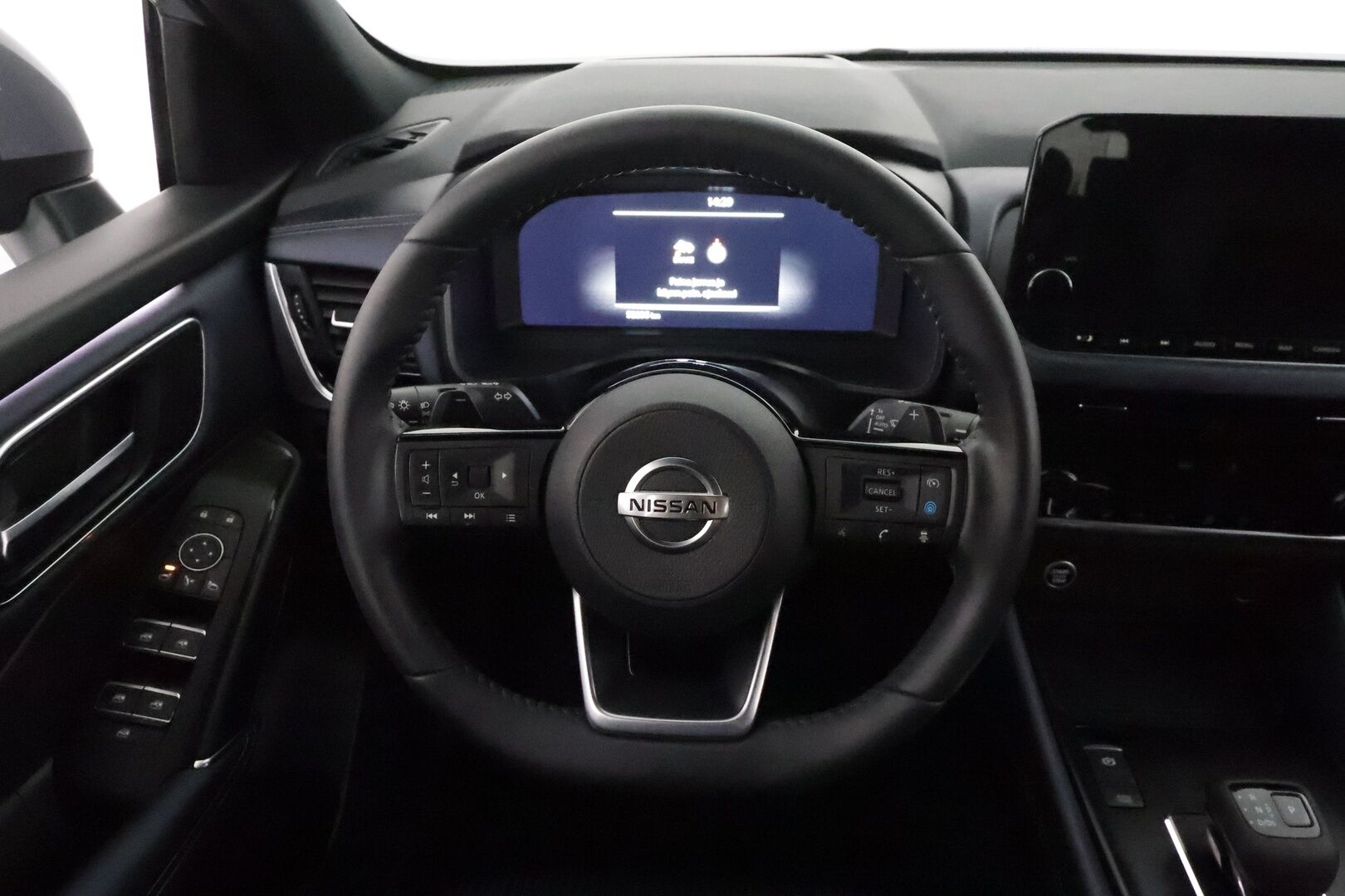 Nissan Qashqai 2022 MHEV 158 Xtronic 2WD Tekna+ **Adapt.vakkari / Sähköpenkki / 360.kamera / Digimittaristo / KeylessGo / Puolinahat** - 1.Om Suomi-auto / Kahdet renkaat aluvanteilla / Merkkihuollettu / Sähköluukku / Navi / LED