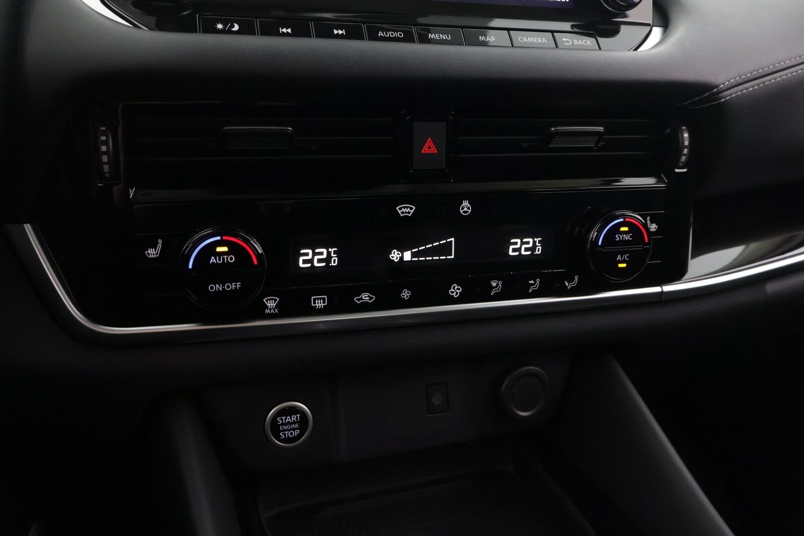 Nissan Qashqai 2022 MHEV 158 Xtronic 2WD N-Connecta ProPilot pack */ HUD/ Adapt.vakkari/ 360-kamera/ Lämmitettävä tuulilasi/ Lohko - *Todella kattavasti varusteltu / Hieno Suomiauto / Hyvin pidetty!*