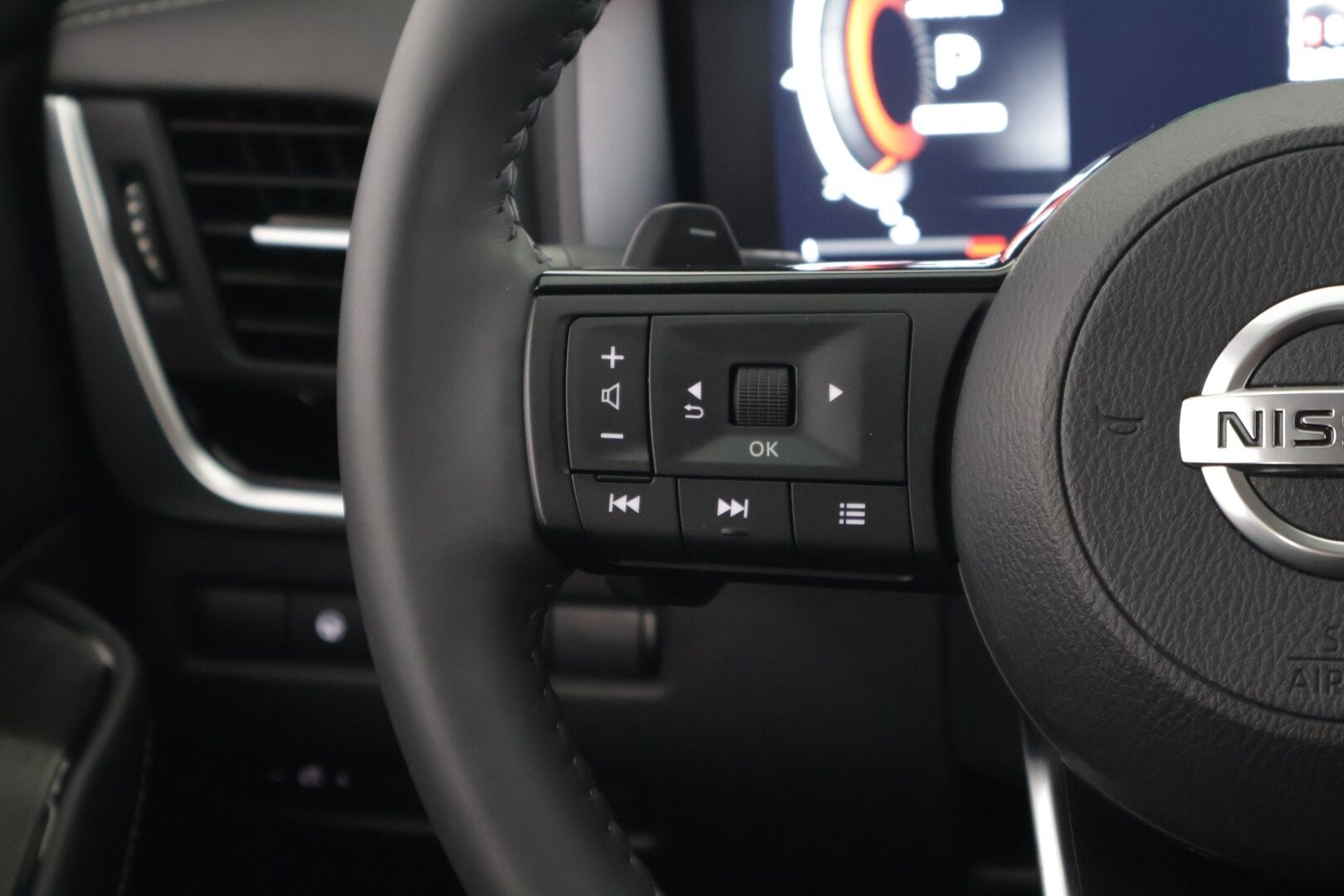 Nissan Qashqai 2022 MHEV 158 Xtronic 2WD N-Connecta ProPilot pack */ HUD/ Adapt.vakkari/ 360-kamera/ Lämmitettävä tuulilasi/ Lohko - *Todella kattavasti varusteltu / Hieno Suomiauto / Hyvin pidetty!*