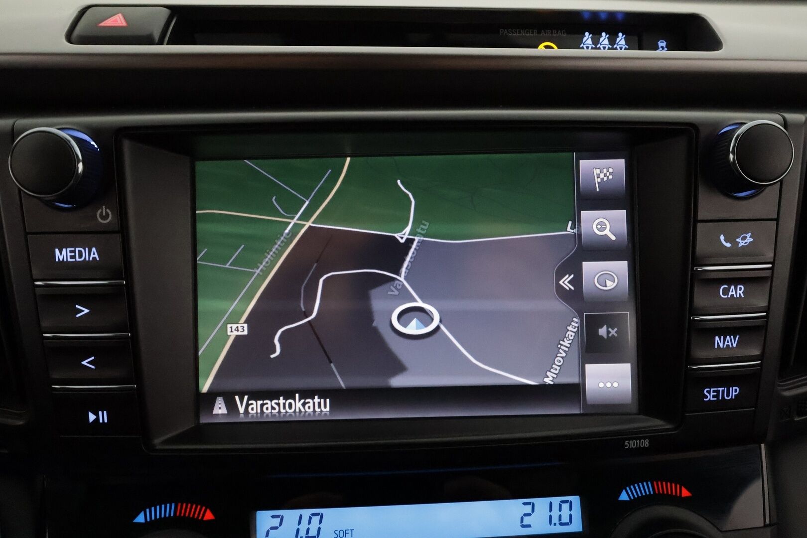Toyota RAV4 2016 2,5 HYBRID FWD Style **ACC / P.kamera / KeylessGo / Lohkolämmitin / Navi / LED / Puolinahat** - Kahdet renkaat aluvanteilla / Merkkihuollettu