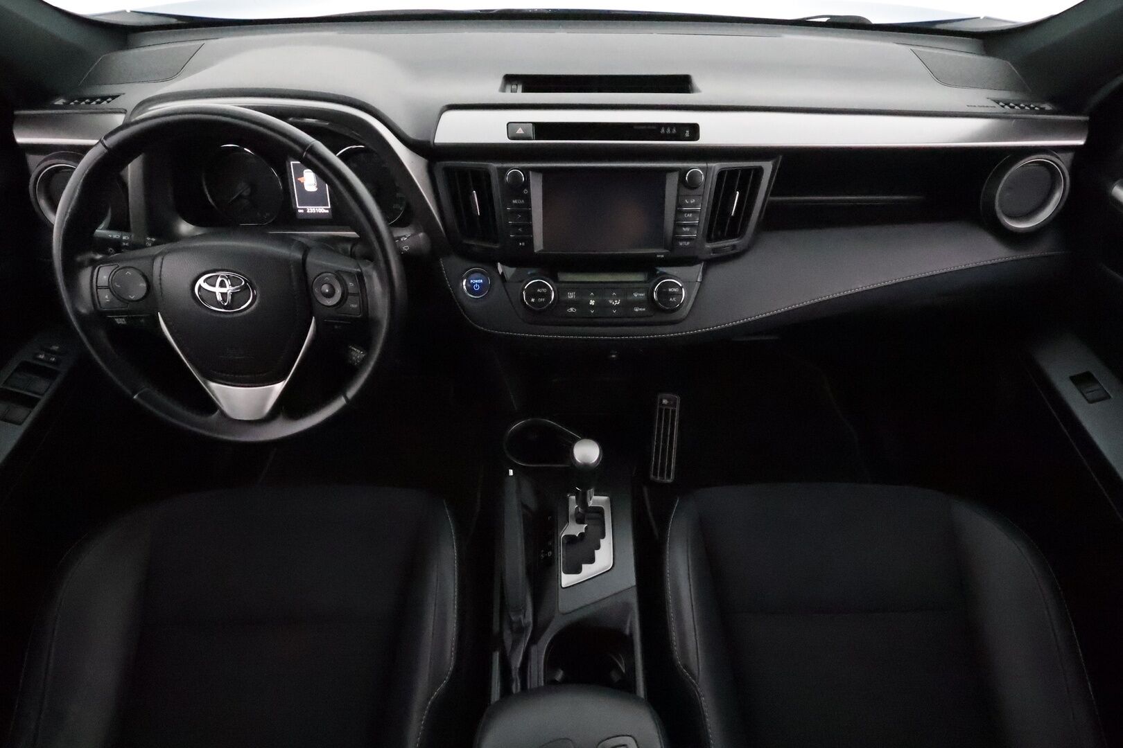 Toyota RAV4 2016 2,5 HYBRID FWD Style **ACC / P.kamera / KeylessGo / Lohkolämmitin / Navi / LED / Puolinahat** - Kahdet renkaat aluvanteilla / Merkkihuollettu