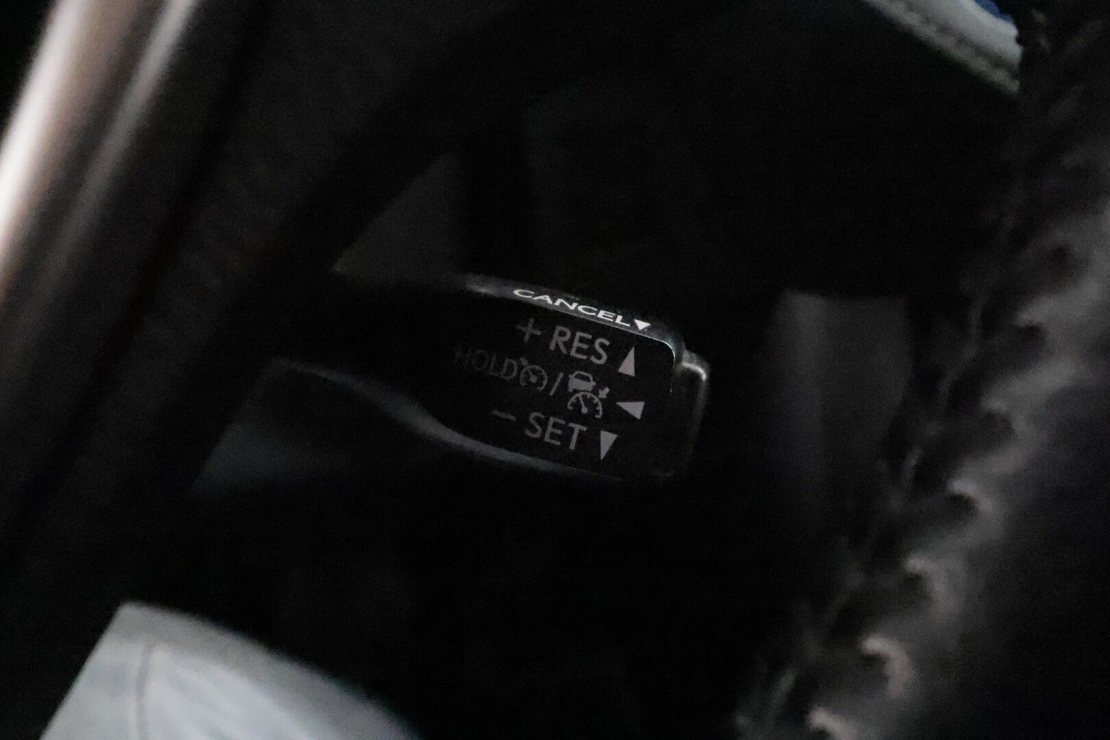 Toyota RAV4 2016 2,5 HYBRID FWD Style *ACC / Kamera / KeylessGo / Lohkolämmitin / Navi / LED / Puolinahat* - Kahdet renkaat aluvanteilla / Merkkihuollettu / Viimeisin huolto 224tkm