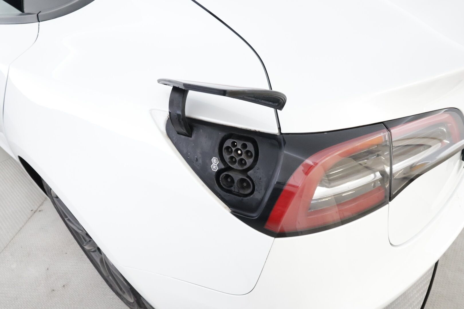 TESLA MODEL 3 2021 Long Range - | ILP | Lasikatto | ACC | Matrix-LED | P.kamera | Muistipenkki | Premium Audio | Navi | Kaistavahti | Keyless | 2x Latauskaapelit | Kahdet renkaat |