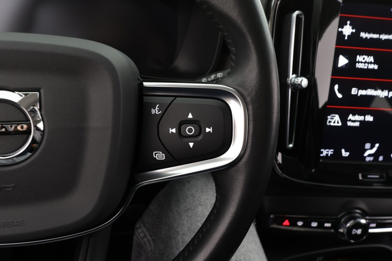 Volvo XC40 2021 T5 TwE Inscription aut * Webasto / Koukku / ACC / LED / P.kamera / Sporttinahat / Navi / Kaistavahti / Keyless * - Akku kuntotarkastettu / Kahdet renkaat / Jakohihna vaihdettu 9/2025! 