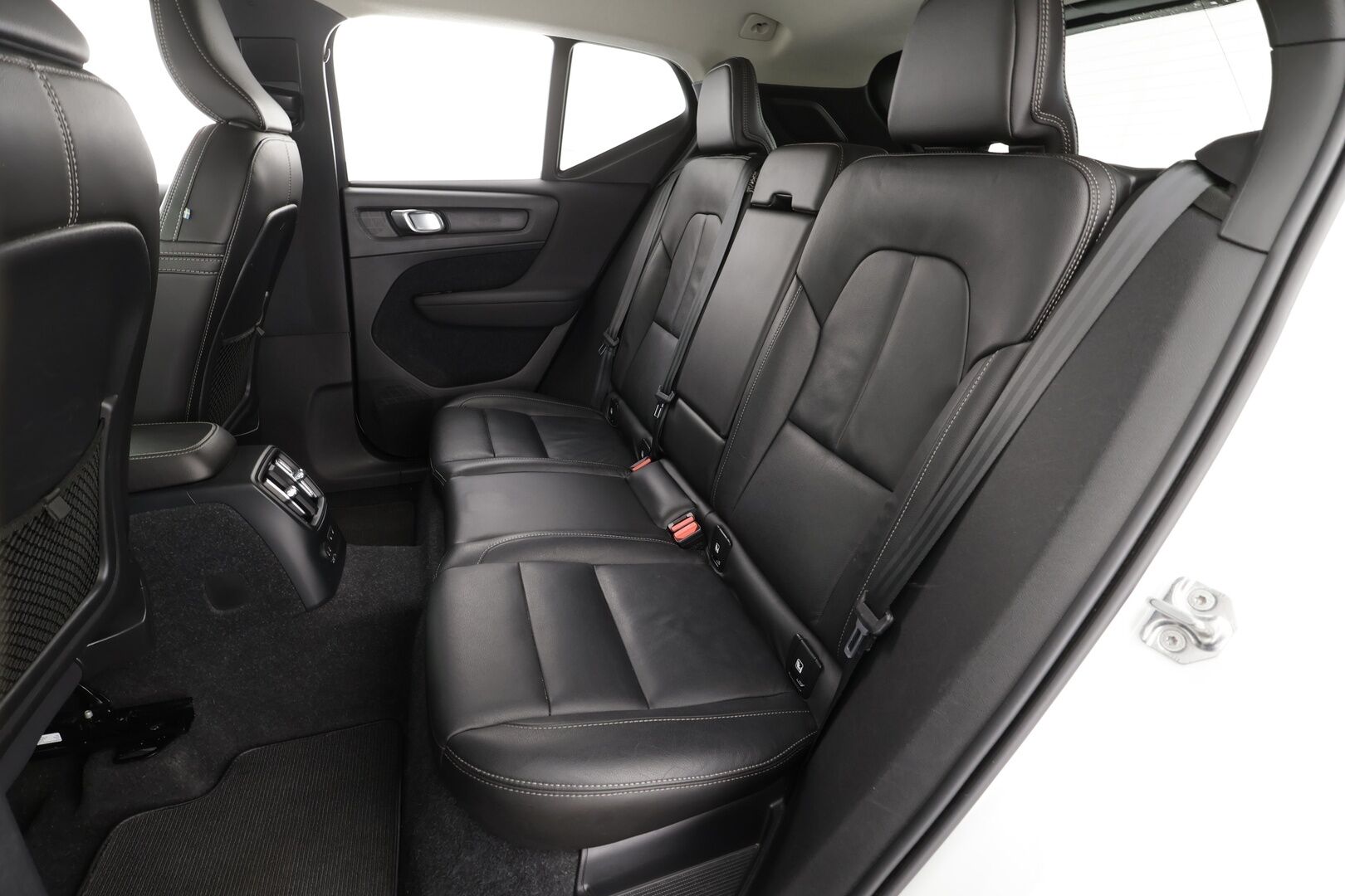 Volvo XC40 2021 T5 TwE Inscription aut * Webasto / Koukku / ACC / LED / P.kamera / Sporttinahat / Navi / Kaistavahti / Keyless * - Akku kuntotarkastettu / Kahdet renkaat / Jakohihna vaihdettu 9/2025! 