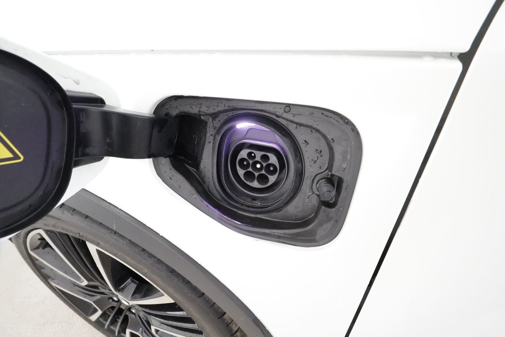 Volvo XC40 2021 T5 TwE Inscription aut * Webasto / Koukku / ACC / LED / P.kamera / Sporttinahat / Navi / Kaistavahti / Keyless * - Akku kuntotarkastettu / Kahdet renkaat / Jakohihna vaihdettu 9/2025! 