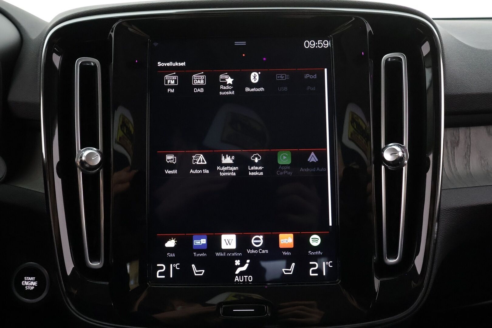 Volvo XC40 2021 T5 TwE Inscription aut * Webasto / Koukku / ACC / LED / P.kamera / Sporttinahat / Navi / Kaistavahti / Keyless * - Akku kuntotarkastettu / Kahdet renkaat / Jakohihna vaihdettu 9/2025! 