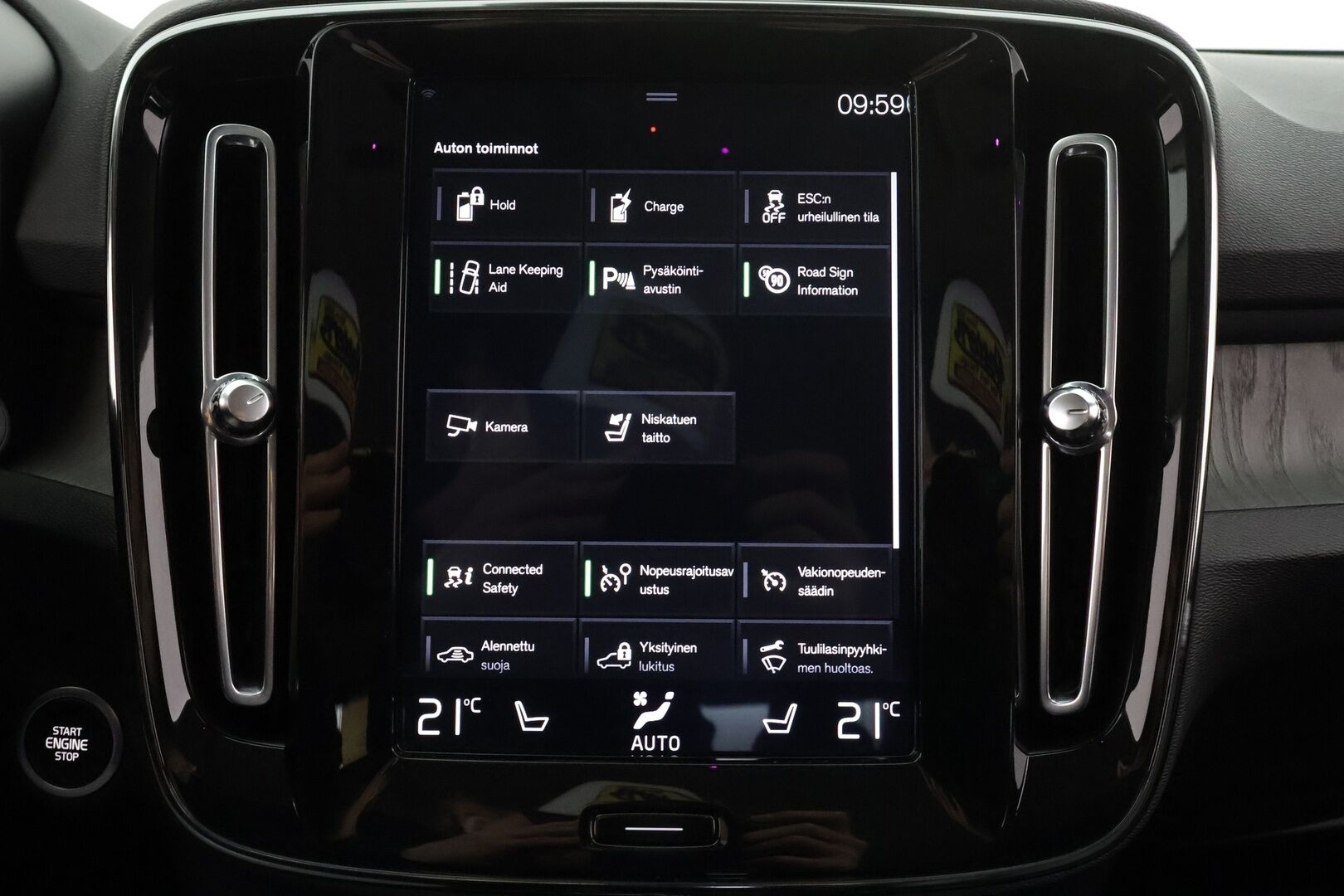 Volvo XC40 2021 T5 TwE Inscription aut * Webasto / Koukku / ACC / LED / P.kamera / Sporttinahat / Navi / Kaistavahti / Keyless * - Akku kuntotarkastettu / Kahdet renkaat / Jakohihna vaihdettu 9/2025! 