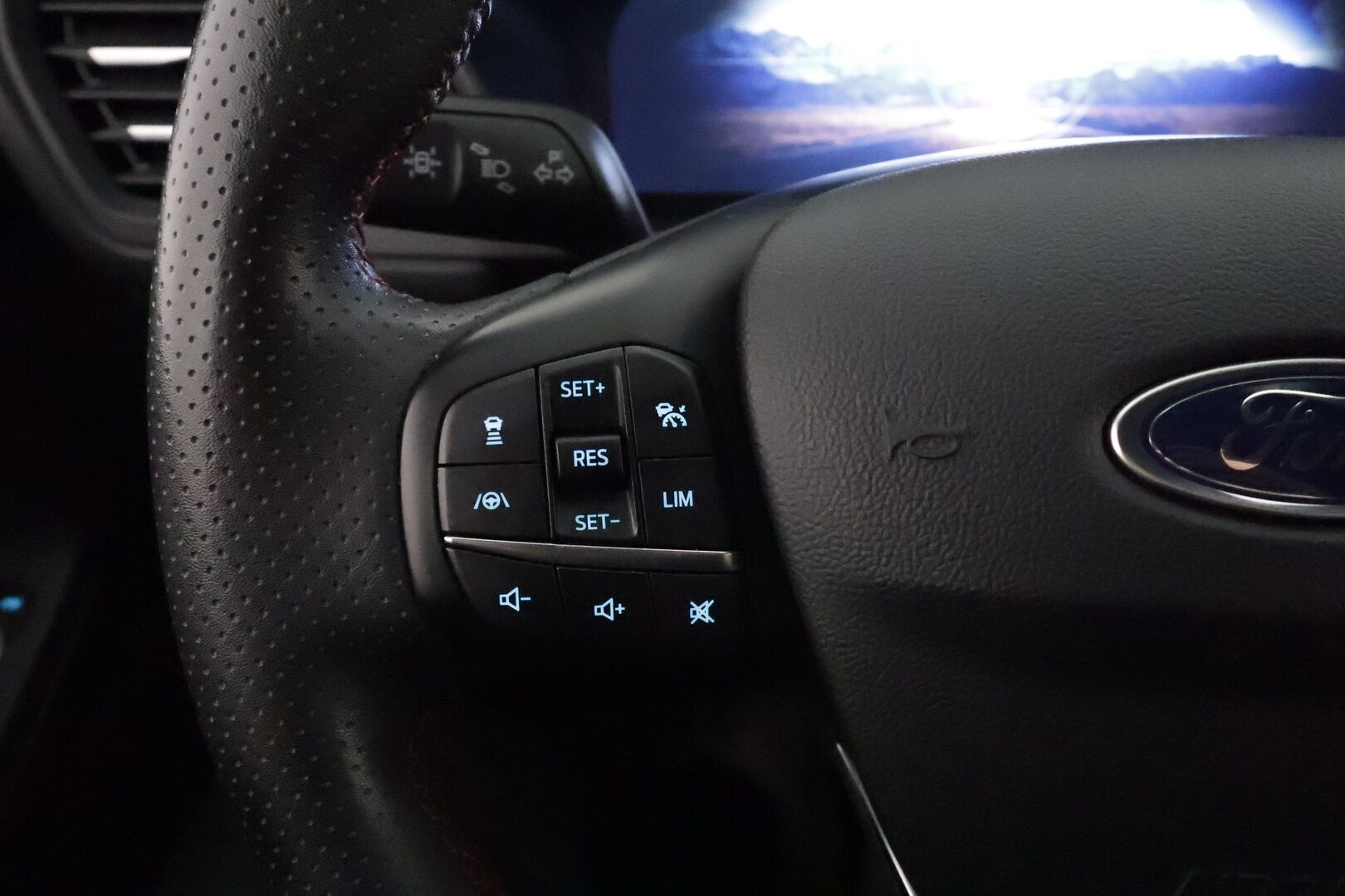 Ford Kuga 2022 2,5 Hybrid (HEV) 190hv CVT AWD ST-Line X **Koukku / Adapt.Vakkari / LED / P.kamera / Bang&Olufsen / Navi / Keyless** - 1-om Suomi-auto / Kahdet Renkaat
