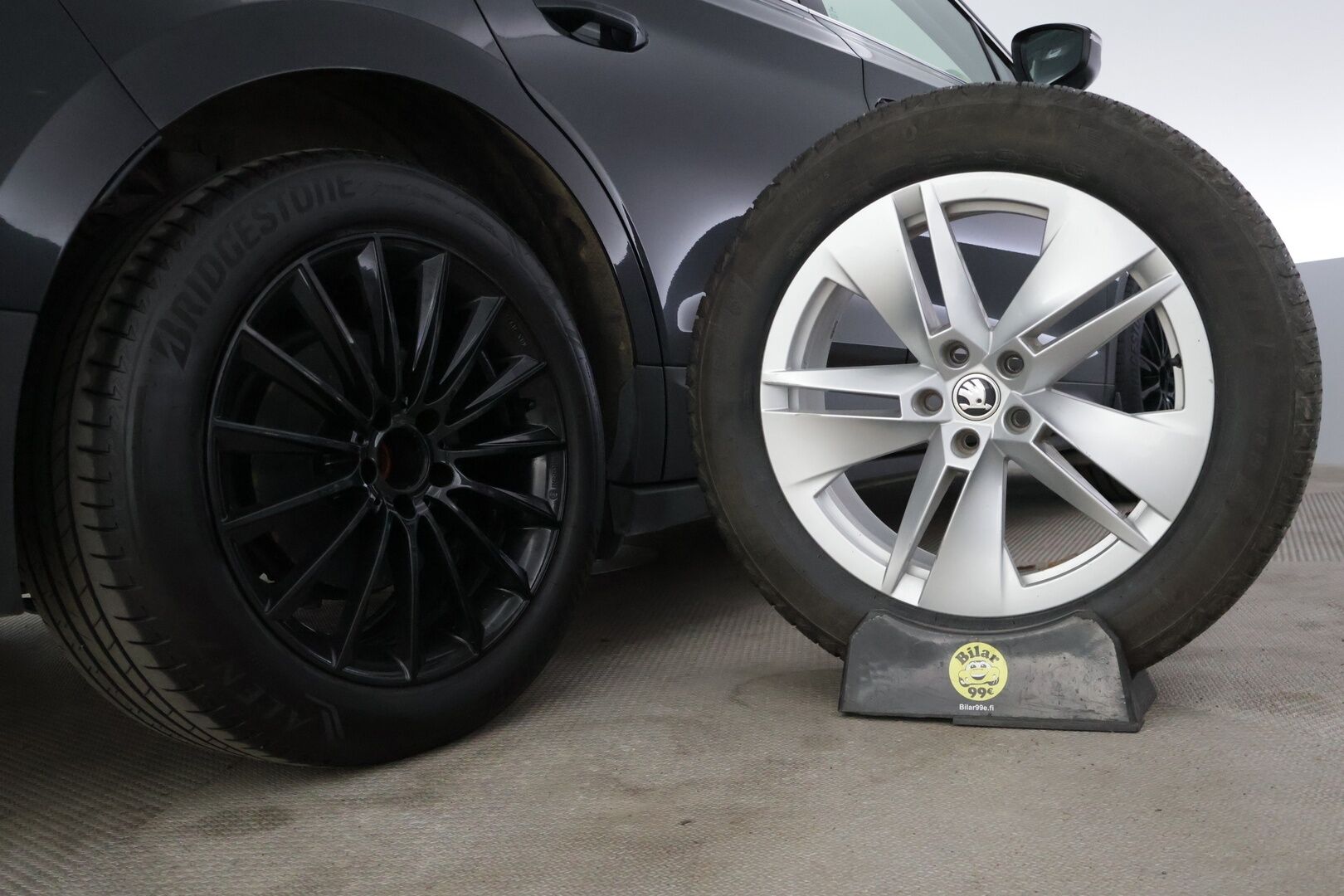 Skoda Enyaq 2022 80x 4x4 iV - Akun SoH arvo 90%! Todella hyvin varusteltu ja hyvin pidetty yksilö edukkaasti! Matrix LED, Lisälämmitin & Kaistallapito-avustin - HULLUT JOULUT KORKOTARJOUS 2,49% 