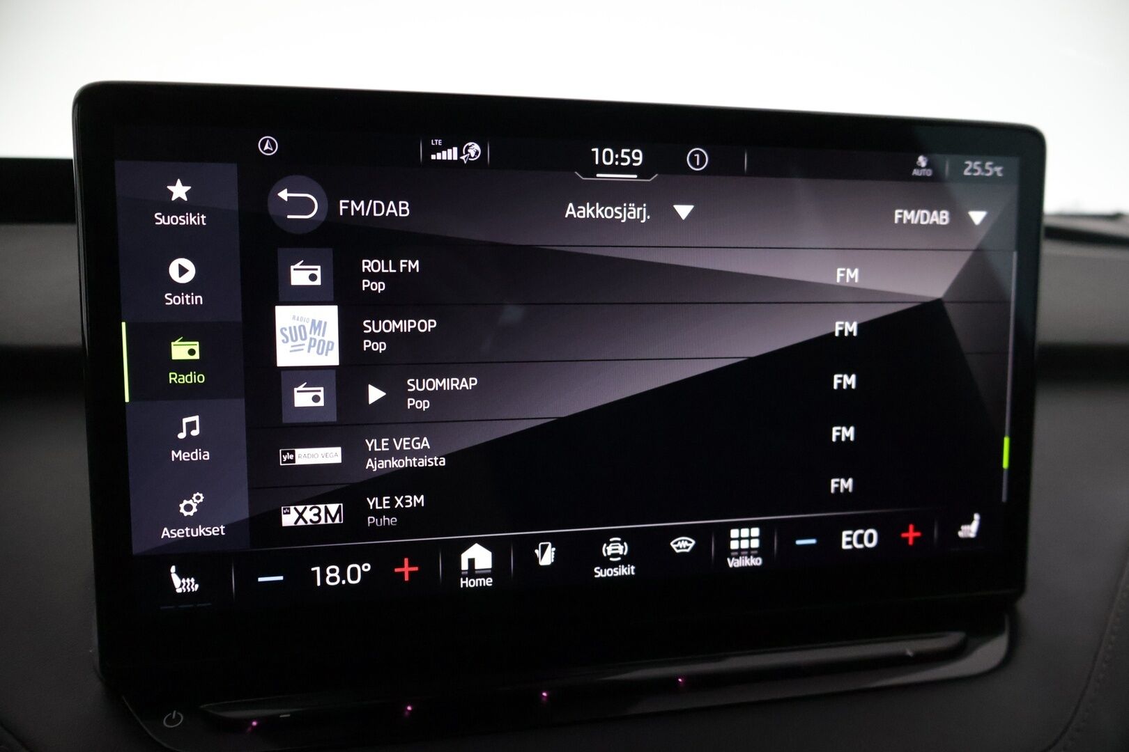 Skoda Enyaq 2022 80x 4x4 iV / ACC / HUD/ BLIS / Kuskin penkki muistilla - * Akun SoH arvo huikeat 90%! Todella hyvin varusteltu ja hyvin pidetty yksilö edukkaasti! *