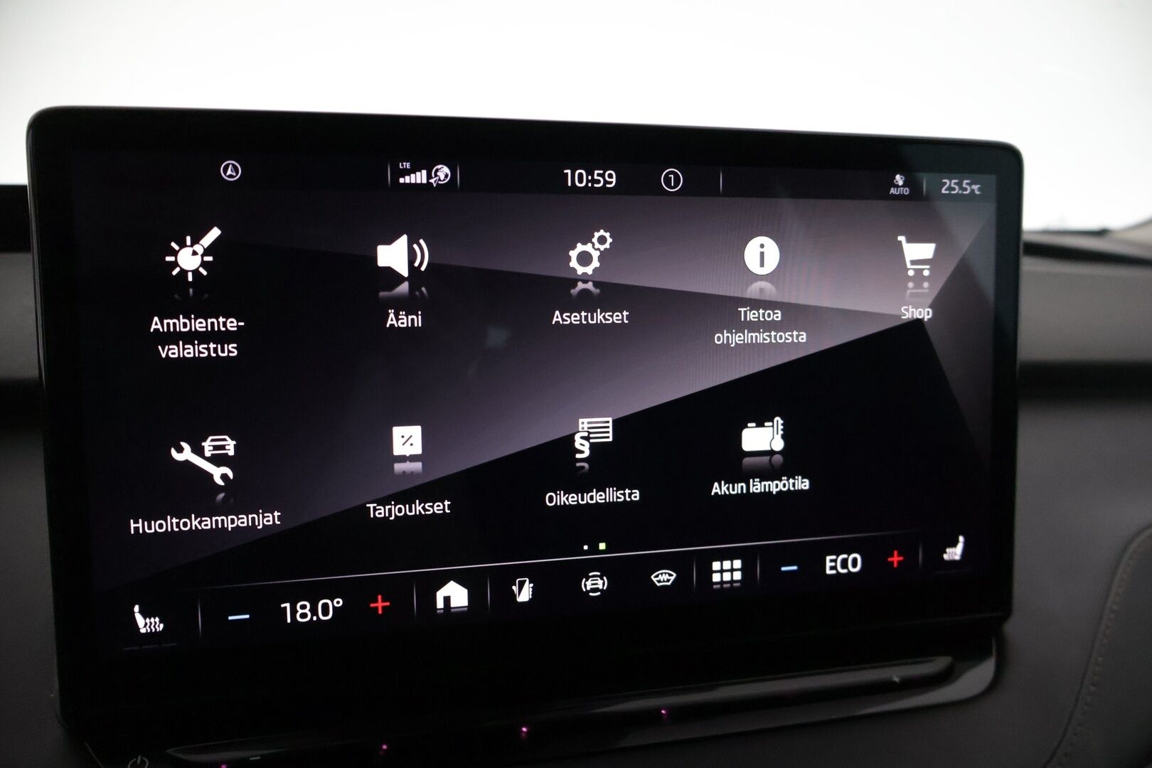 Skoda Enyaq 2022 80x 4x4 iV / ACC / HUD/ BLIS / Kuskin penkki muistilla - * Akun SoH arvo huikeat 90%! Todella hyvin varusteltu ja hyvin pidetty yksilö edukkaasti! *