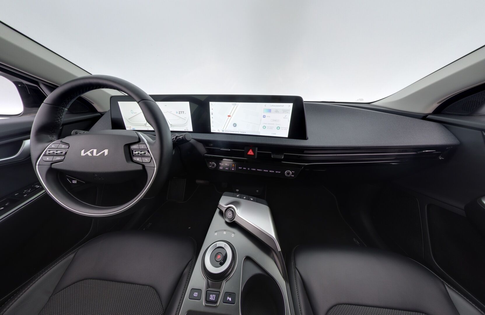 Kia EV6 2022 AWD 77 kWh 325 hv - 3,99 % KORKOTARJOUS TÄHÄN AUTOON - 1-Om Suomiauto / Adapt.Vakkari / Vetokoukku / Lämpöpumppu / Digimittaristo / Peruutuskamera / Navi / Ratinlämmitys / Merkkihuollettu / Upea Yksilö!