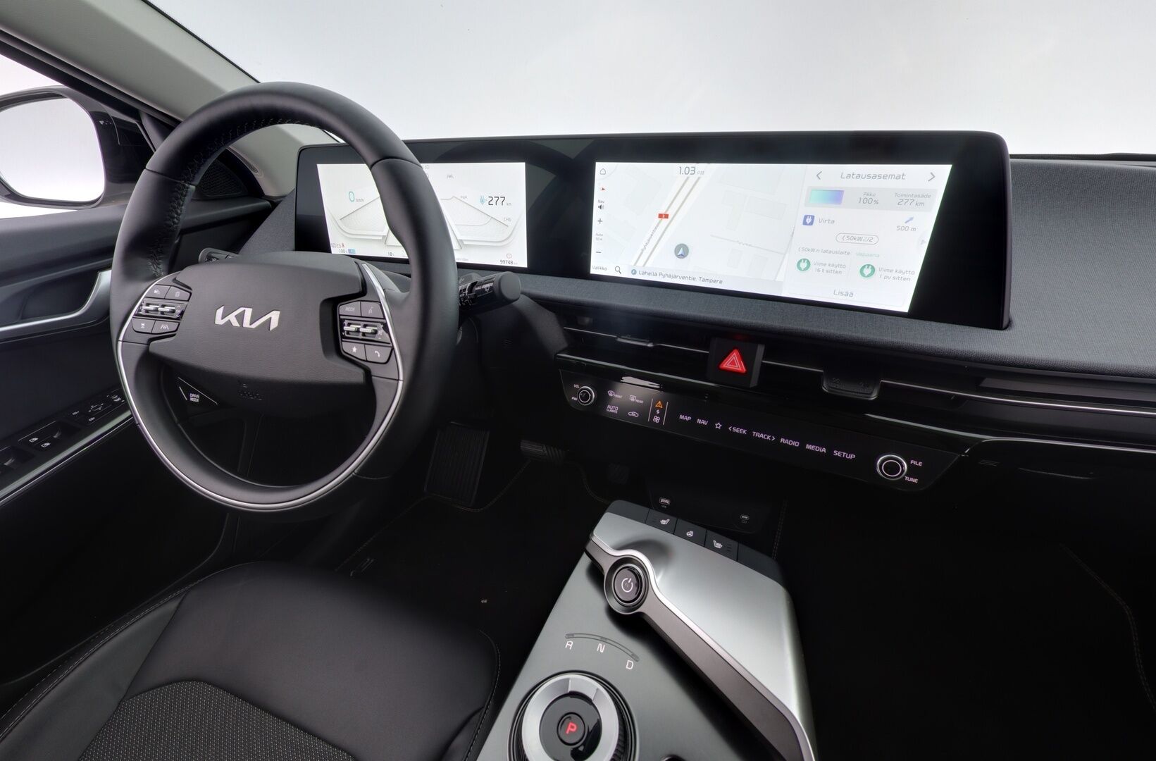 Kia EV6 2022 AWD 77 kWh 325 hv - 3,99 % KORKOTARJOUS TÄHÄN AUTOON - 1-Om Suomiauto / Adapt.Vakkari / Vetokoukku / Lämpöpumppu / Digimittaristo / Peruutuskamera / Navi / Ratinlämmitys / Merkkihuollettu / Upea Yksilö!