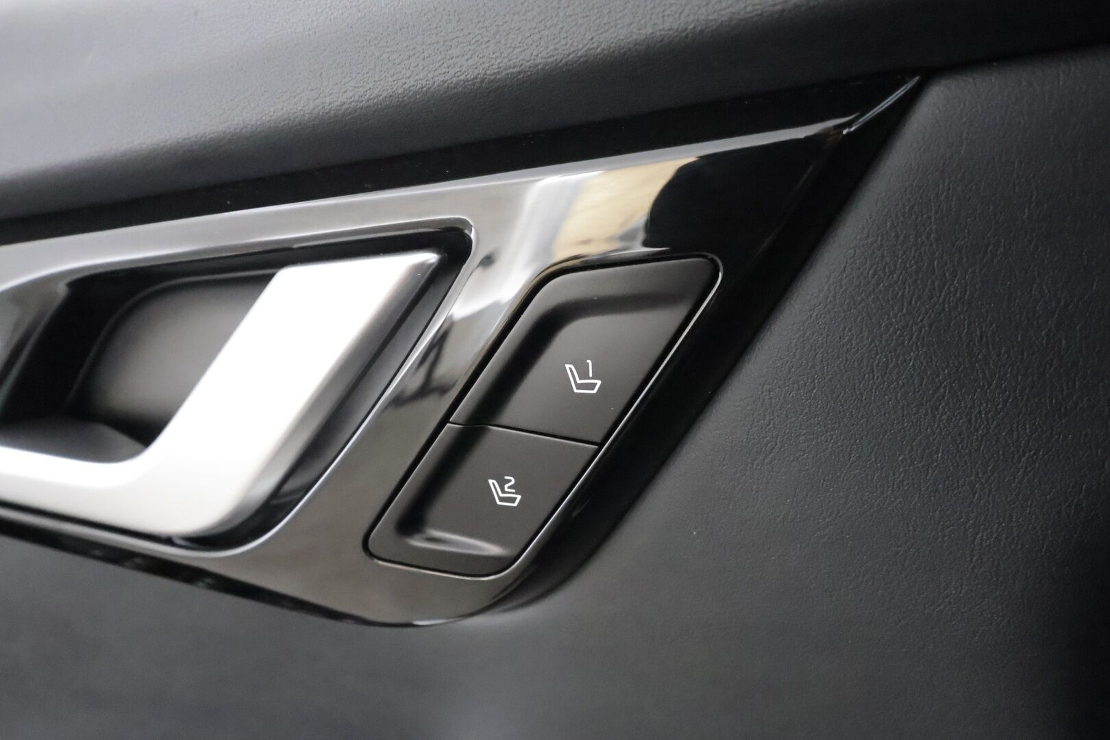 Kia EV6 2022 GT-Line AWD 77 kWh 325 hv * ACC / ILP / P.kamera / LED / Navi / Muistipenkki / Koukku / Ilmastoidut penkit / KeylessGo * - Suomi-auto / Kahdet renkaat aluvanteilla / Merkkihuollettu - HULLUT JOULUT KORKOTARJOUS 2,49% 