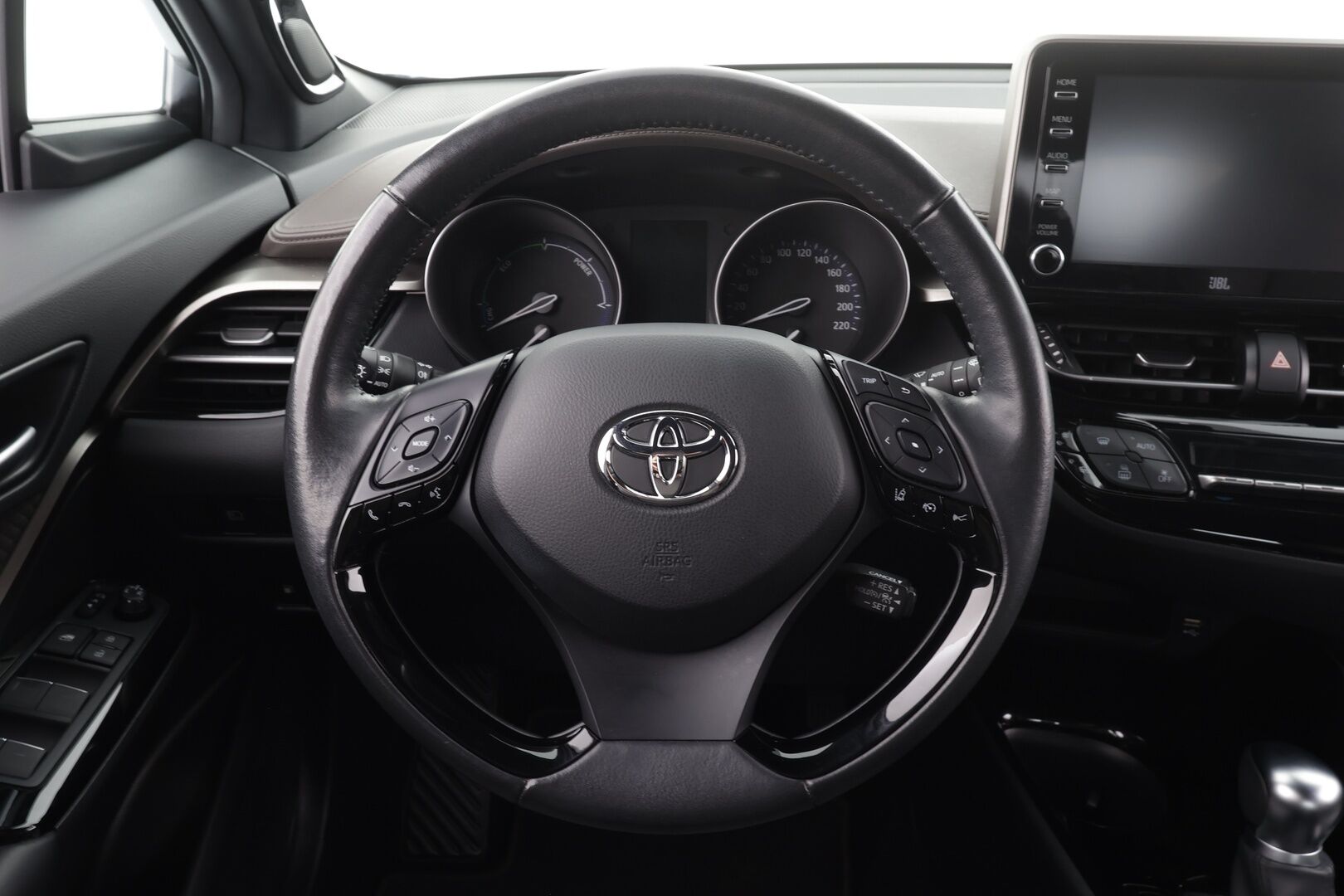 Toyota C-HR 2020 2,0 Hybrid Executive * ACC / JBL / Kamera / LED / Navi / KeylessGo / Puolinahat* - Kahdet renkaat alumiinivanteilla / Viimeisin huolto 78tkm / Isommalla koneella! - HULLUT JOULUT KORKOTARJOUS 2,49% 