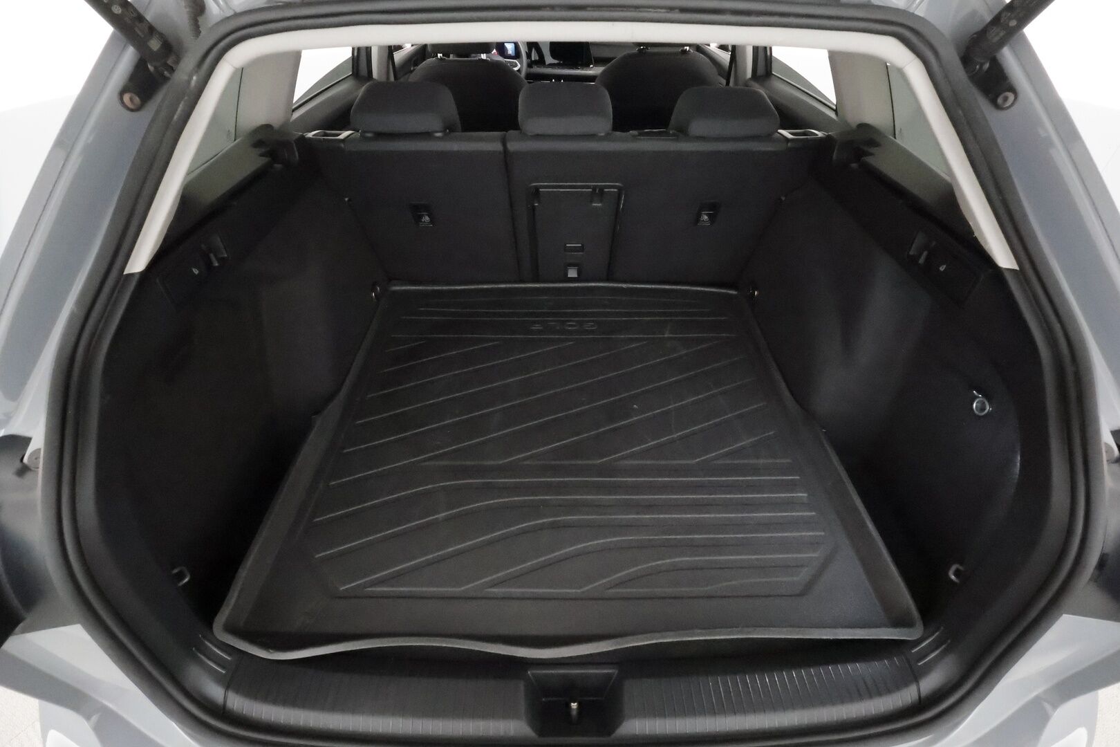 Volkswagen Golf 2022 Variant Style Business 1,5 eTSI 96 kW (MHEV) *Muistipenkki / Webasto / ACC / Digimittaristo / KeylessGo / Kamera* - Suomi-auto / Merkkihuollettu / Kahdet renkaat aluvanteilla / Viimeisin huolto 4/26 * - HULLUT AVAJAISHULINAT KORKOTARJOUS 3,29 %