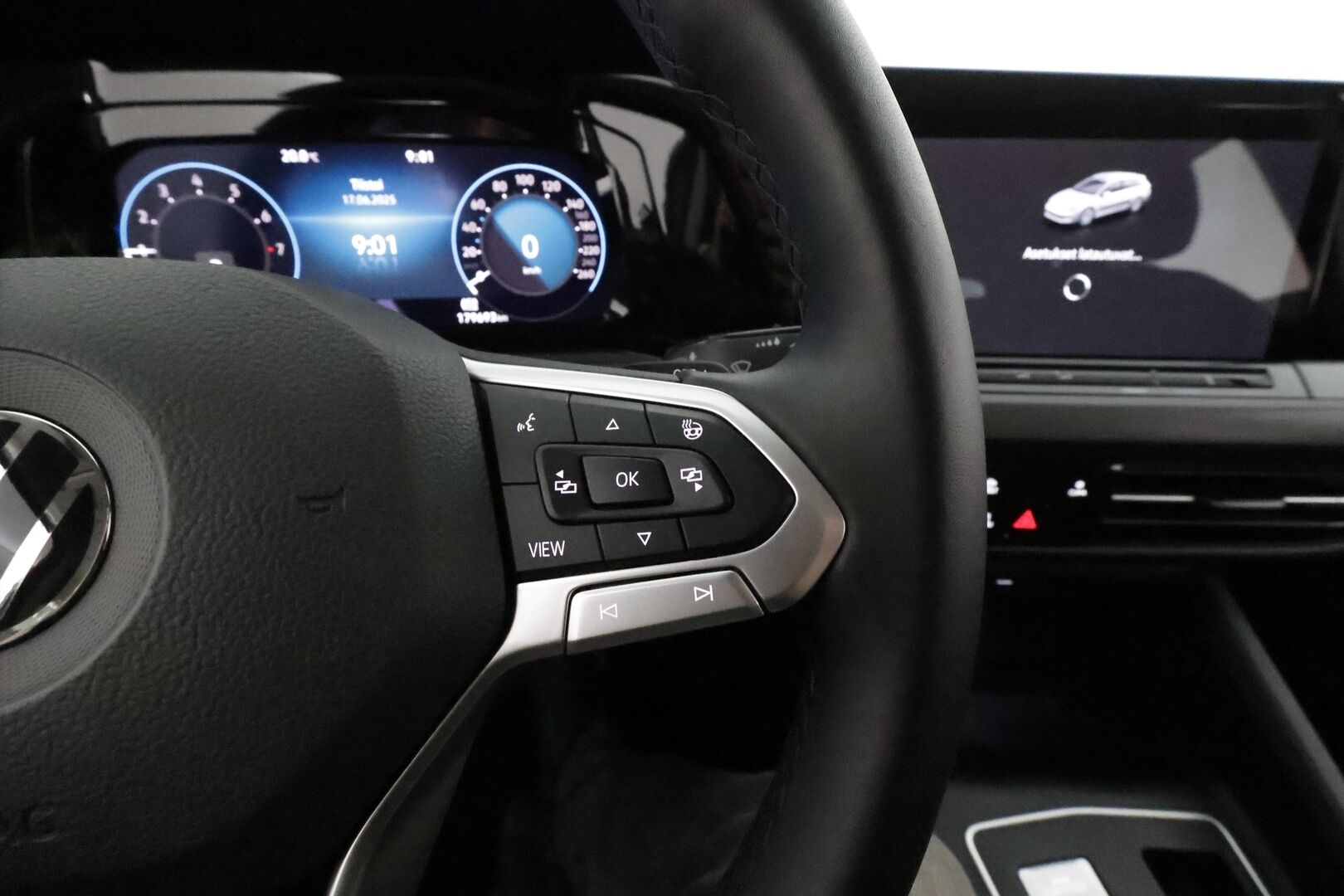 Volkswagen Golf 2022 Variant Style Business 1,5 eTSI 96 kW (MHEV) *Muistipenkki / Webasto / ACC / Digimittaristo / KeylessGo / Kamera* - Suomi-auto / Merkkihuollettu / Kahdet renkaat aluvanteilla / Viimeisin huolto 4/26 * - HULLUT AVAJAISHULINAT KORKOTARJOUS 3,29 %