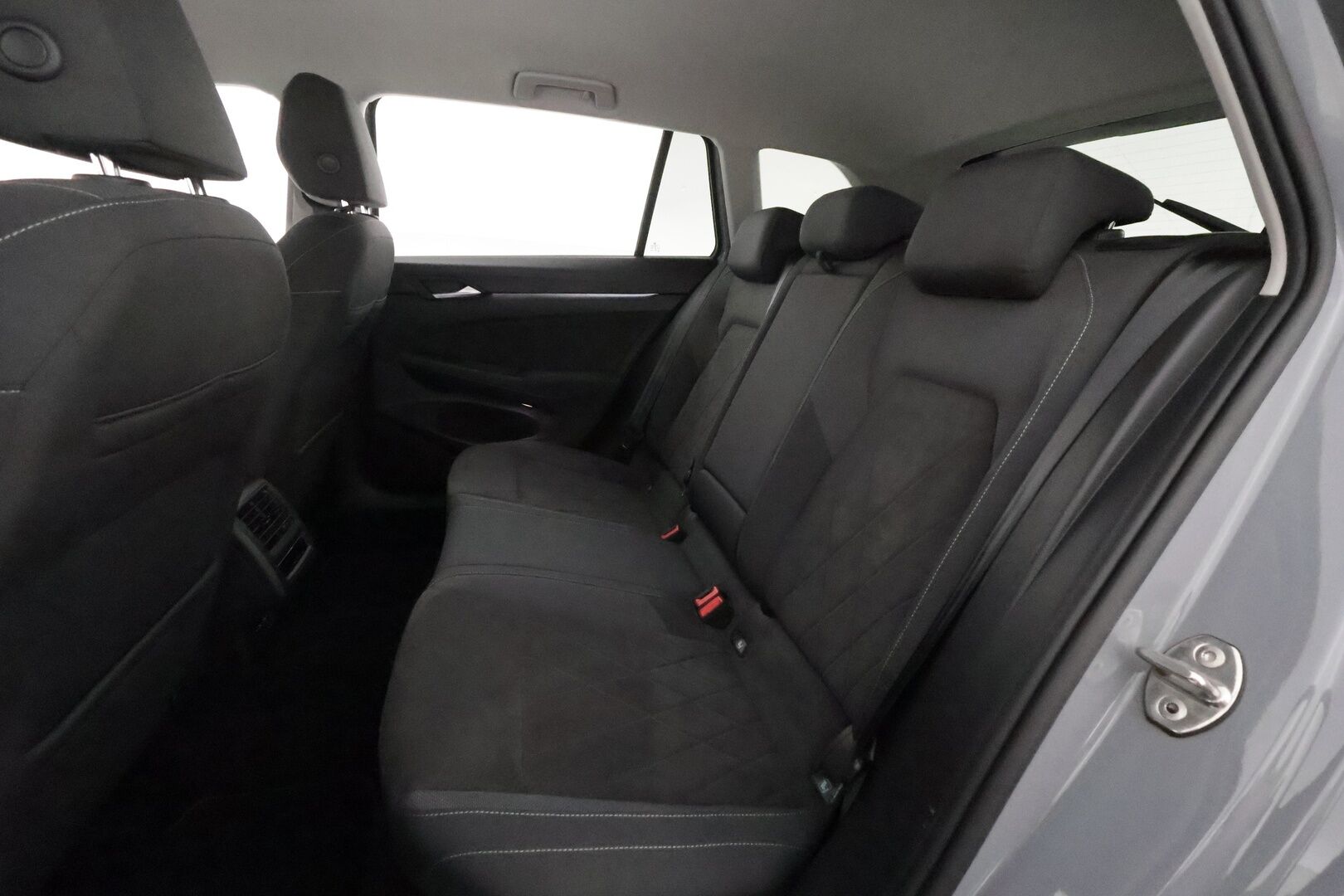 Volkswagen Golf 2022 Variant Style Business 1,5 eTSI 96 kW (MHEV) *Muistipenkki / Webasto / ACC / Digimittaristo / KeylessGo / Kamera* - 1.om Suom-auto / Merkkihuollettu / Kahdet renkaat aluvanteilla / Viimeisin huolto 2/25