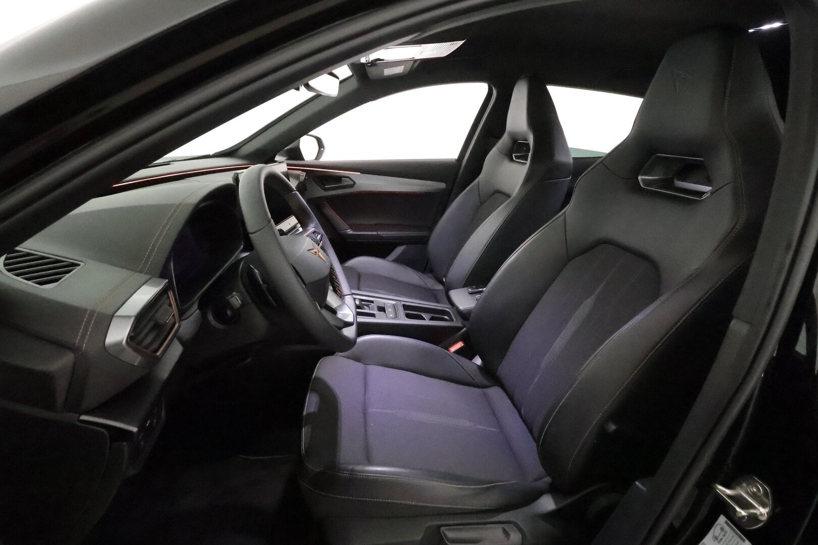 Cupra Formentor 2022 VZ 2,0 TSI 228 kW 4Drive DSG * Adapt.Vakkari / Digimittari / Sporttipenkit / Peruutuskamera / KeyLess - Suomi-auto / Merkkihuollettu / Cupra Bucket Seat Erikois-istuimet! - HULLU BLACKWEEK KORKOTARJOUS 2,49%