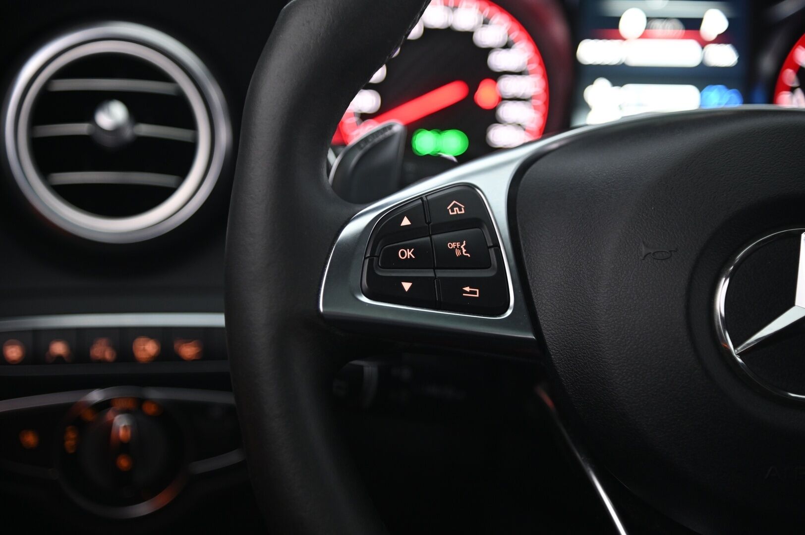 MERCEDES-BENZ C 63 AMG 2016 4,0, Mercedes-AMG C 63 S - DTR+Q | Performance Penkit | Panorama | Burmester | HUD | BLISS | Navi | Performance Ratti | KeyLess | Muistit | 360 | IHC+ | Ambient | 2x renkaat&aluvantein