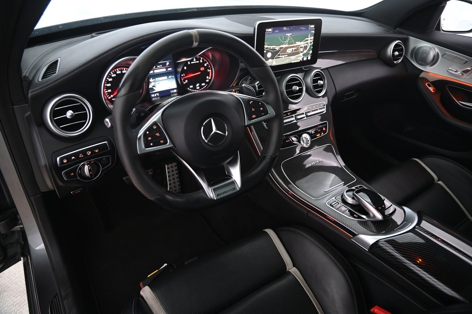 MERCEDES-BENZ C 63 AMG 2016 4,0, Mercedes-AMG C 63 S - DTR+Q | Performance Penkit | Panorama | Burmester | HUD | BLISS | Navi | Performance Ratti | KeyLess | Muistit | 360 | IHC+ | Ambient | 2x renkaat&aluvantein