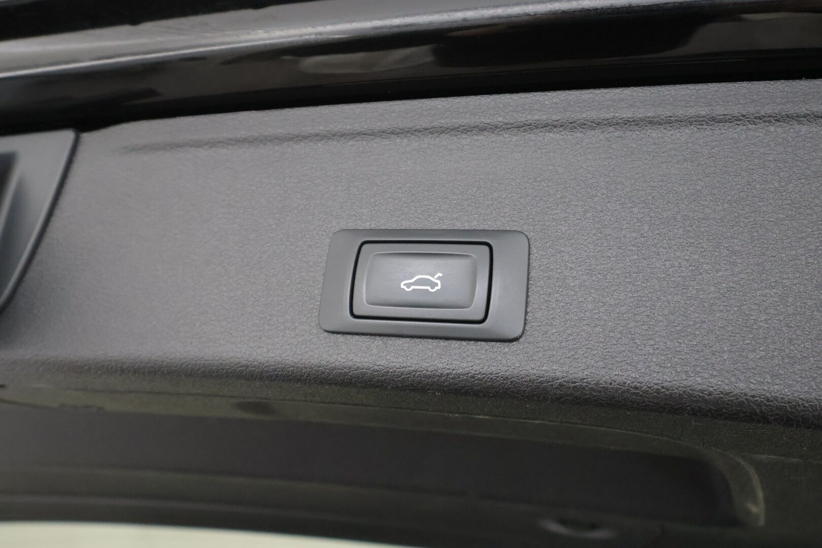 Audi A4 2022 Avant Business 40 TFSI 150 kW MHEV quattro S tronic - | ACC | Matrix | Koukku | Webasto | Digimittaristo | Facelift | S-line sisä | Puolinahat | P.kamera | 