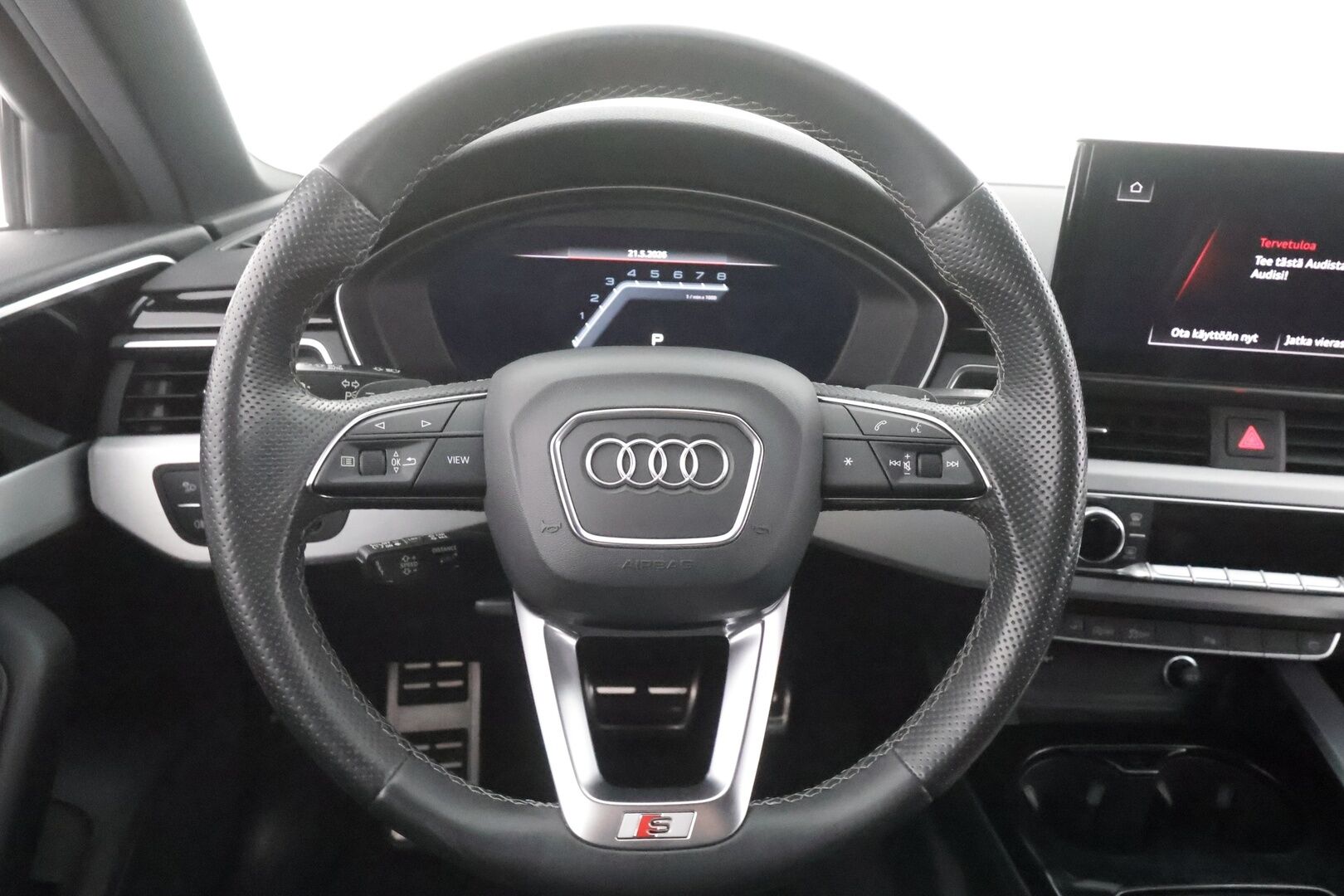 Audi A4 2022 Avant Business 40 TFSI 150 kW MHEV quattro S tronic - | ACC | Matrix | Koukku | Webasto | Digimittaristo | Facelift | S-line sisä | Puolinahat | P.kamera | 