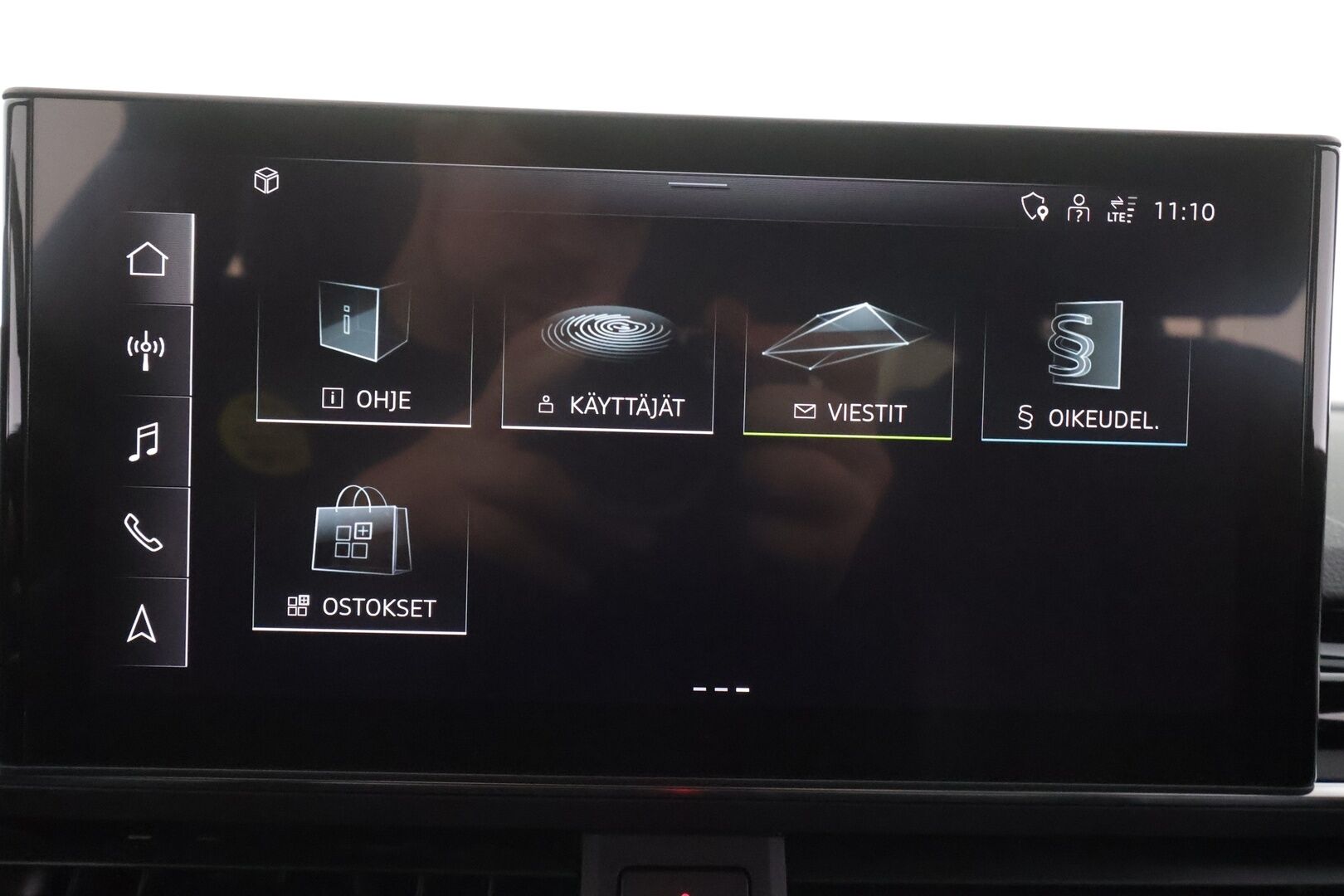 Audi A4 2022 Avant Business 40 TFSI 150 kW MHEV quattro S tronic - | ACC | Matrix | Koukku | Webasto | Digimittaristo | Facelift | S-line sisä | Puolinahat | P.kamera | 