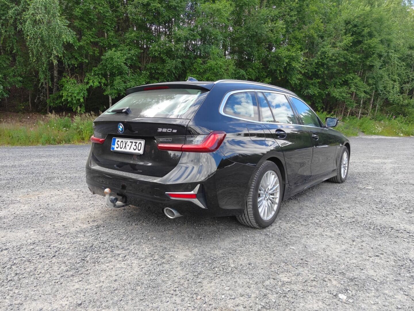 BMW 320 2022 G21 Touring 320e xDrive A Charged Edition Sport - | Vakkari | Lisälämmitin | Koukku | Sporttinahat | LED | P.tutkat | Ratinlämmitys | Apple&Android | 1.Om Suomi-auto | Kahdet Renkaat | Merkkihuollettu |