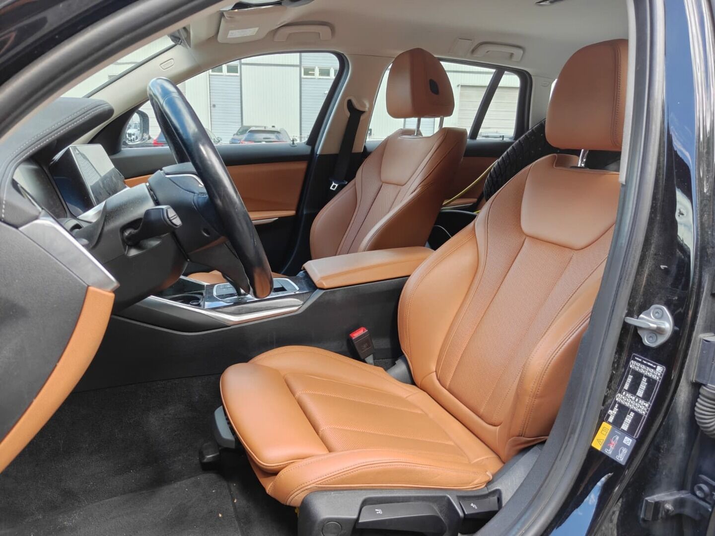 BMW 320 2022 G21 Touring 320e xDrive A Charged Edition Sport - | Vakkari | Lisälämmitin | Koukku | Sporttinahat | LED | P.tutkat | Ratinlämmitys | Apple&Android | 1.Om Suomi-auto | Kahdet Renkaat | Merkkihuollettu |